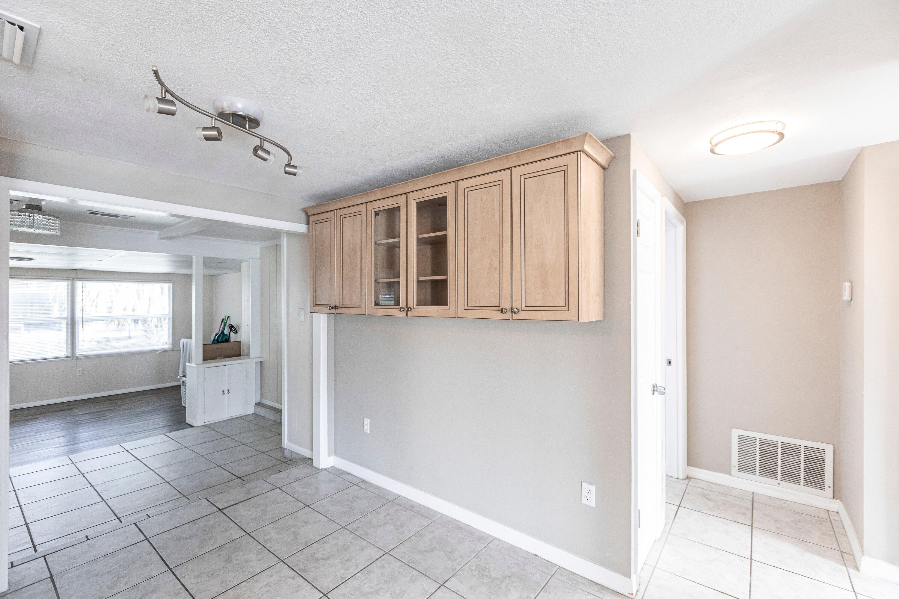 487 Sunnyside Drive