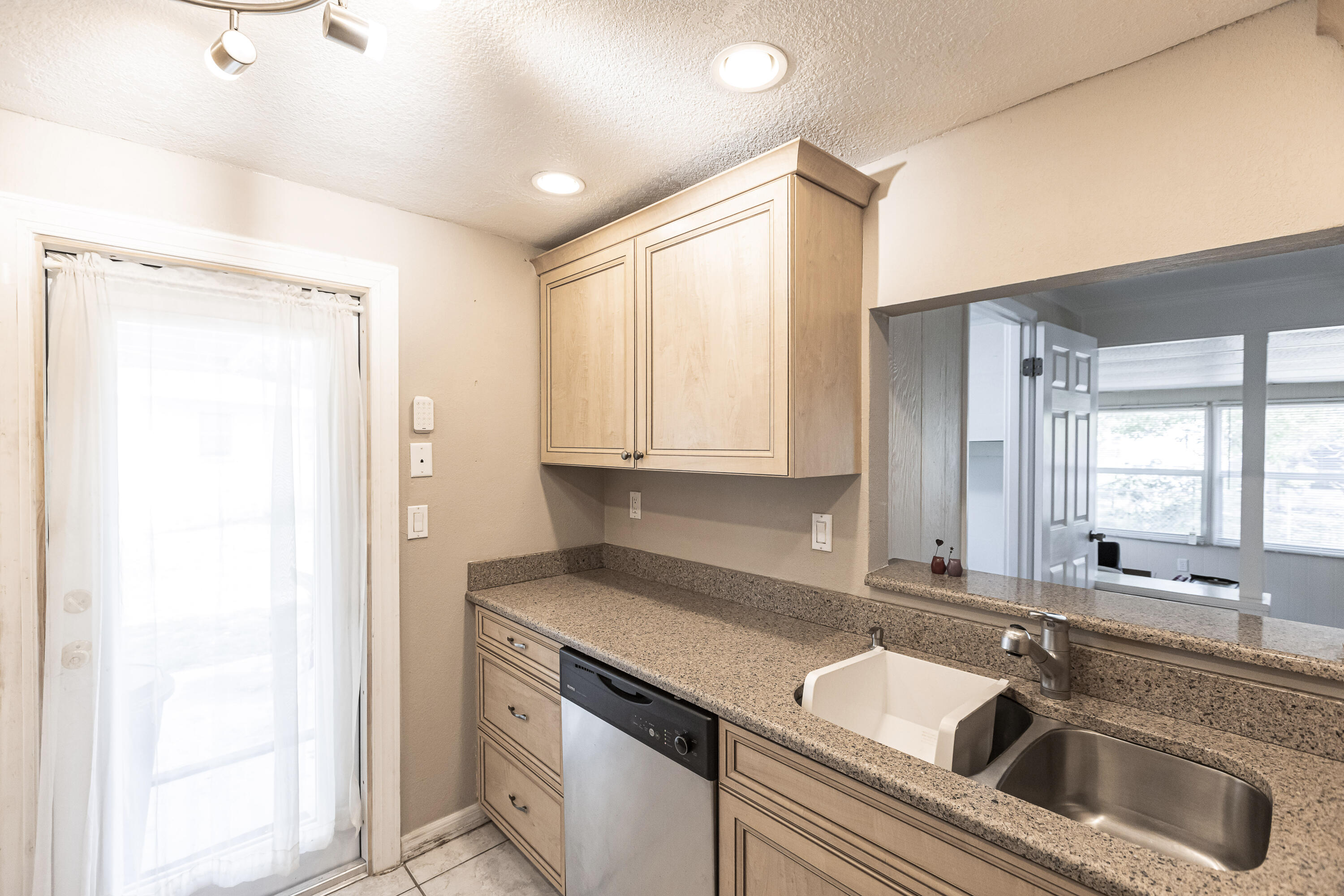 487 Sunnyside Drive