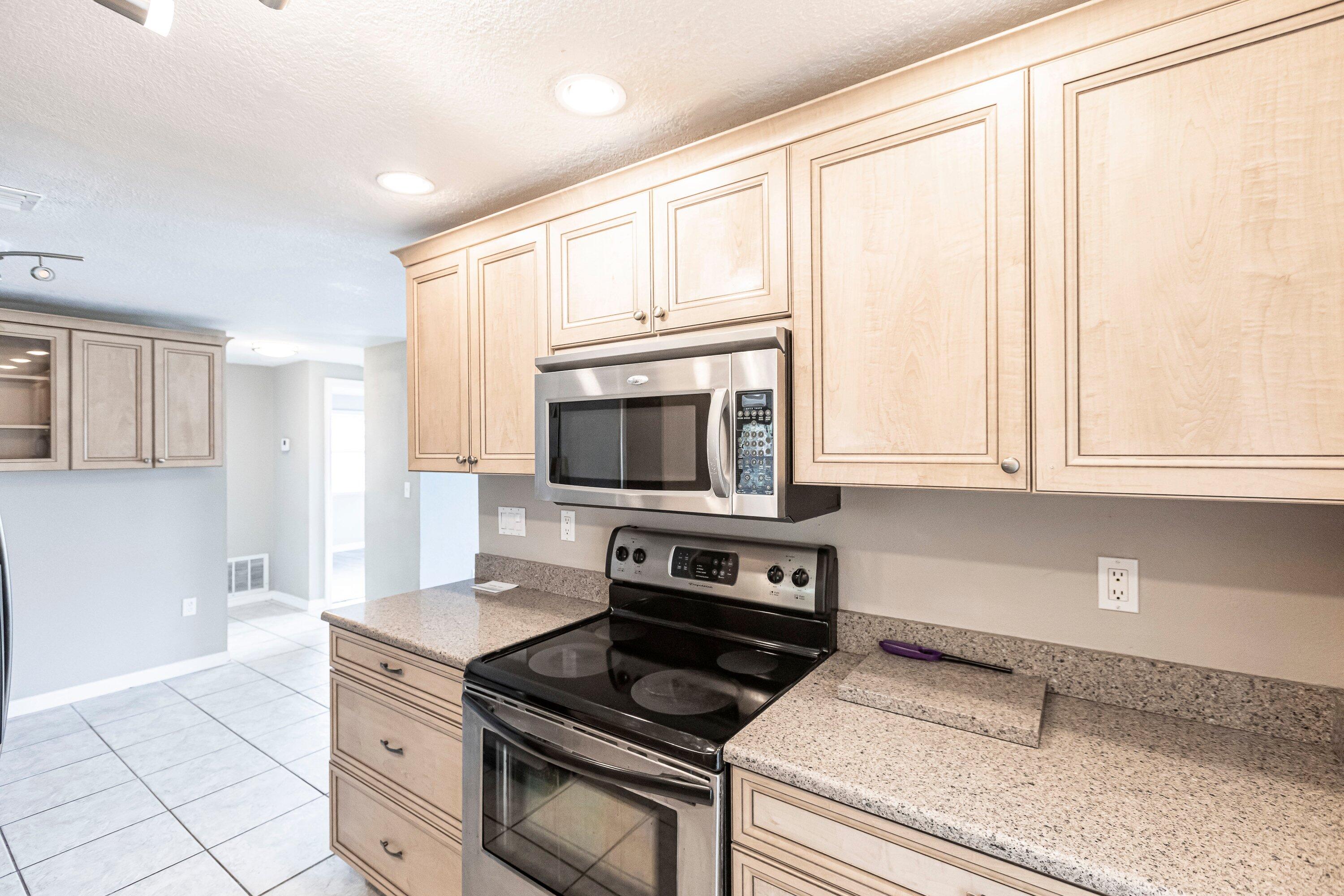 487 Sunnyside Drive