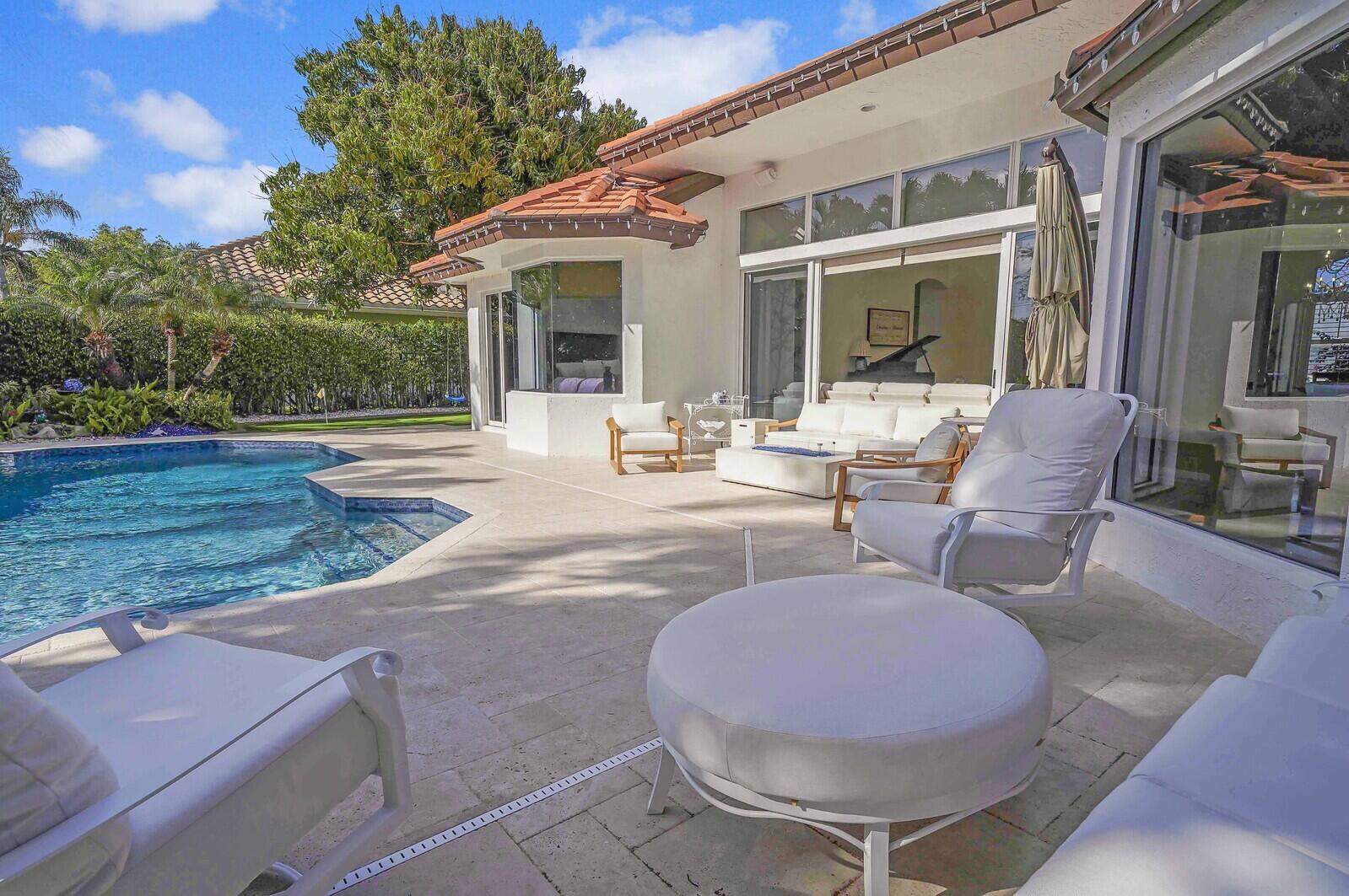 19036 SE Coral Reef Lane