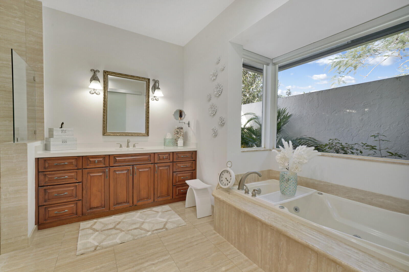 19036 SE Coral Reef Lane