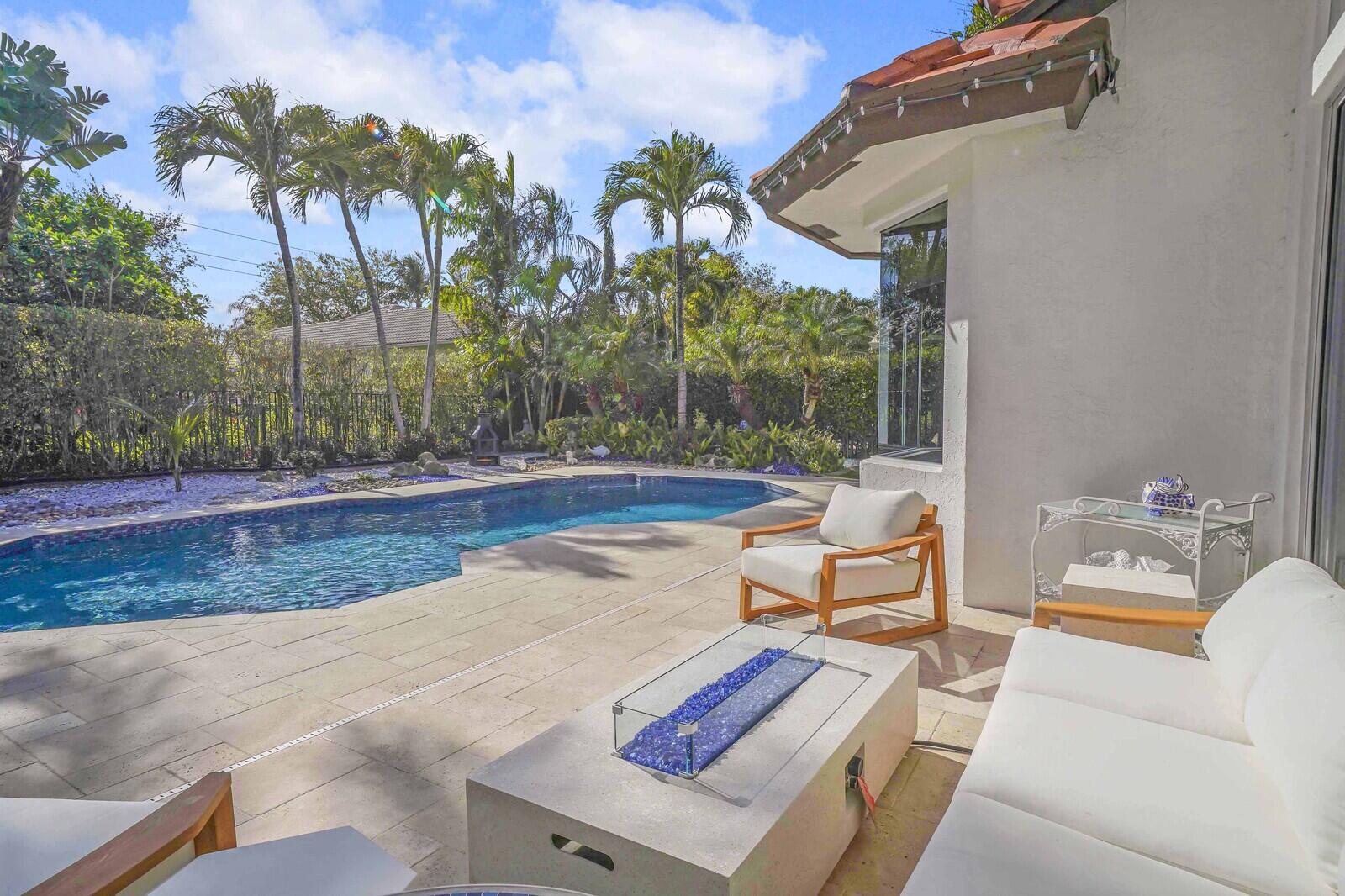 19036 SE Coral Reef Lane