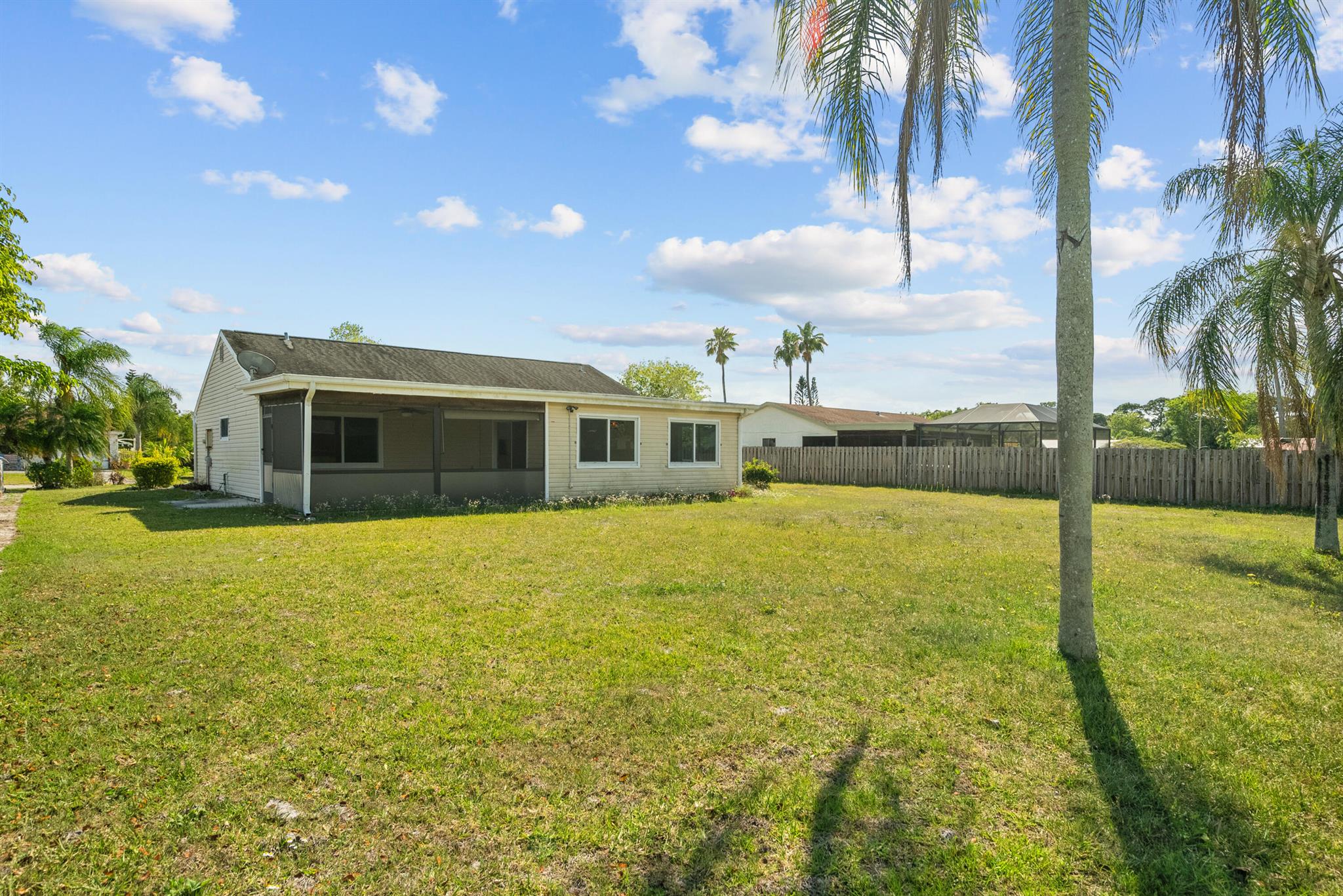 1985 SE West Dunbrooke Circle