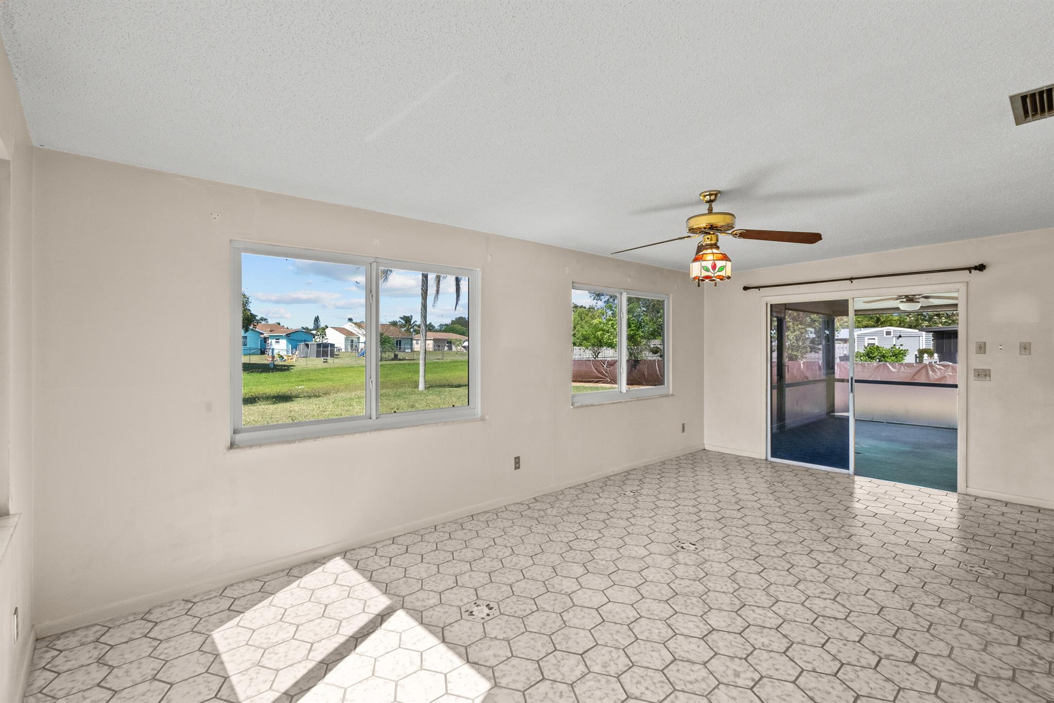 1985 SE West Dunbrooke Circle