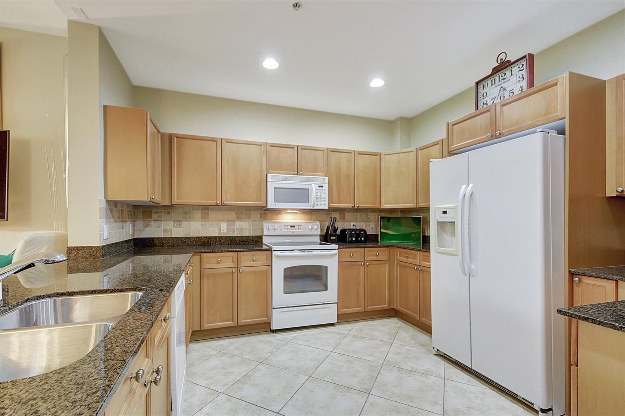 3940 N Flagler Drive N 403