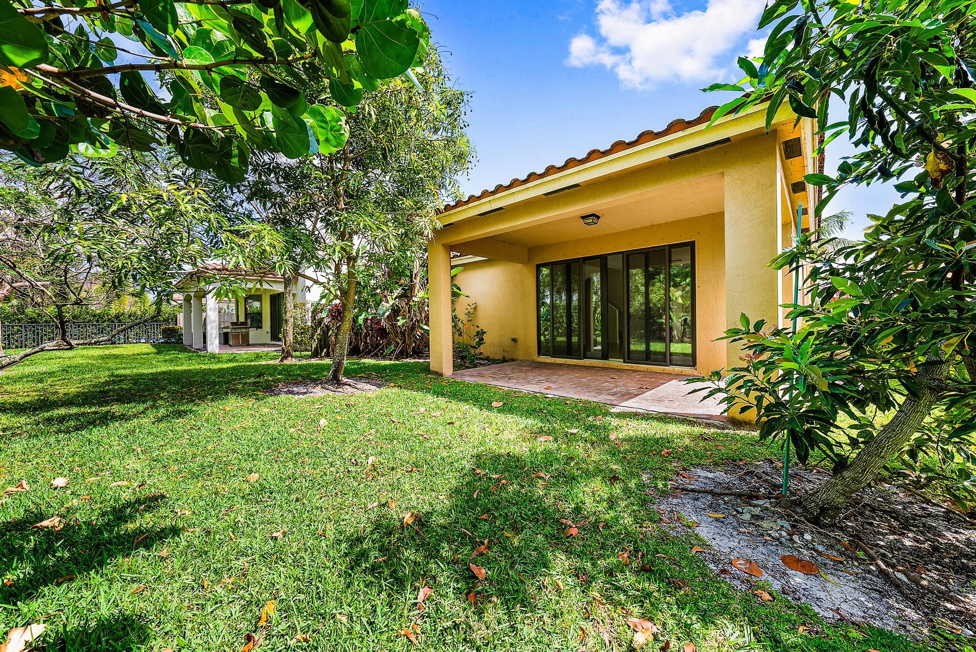 8839 Willow Cove Lane
