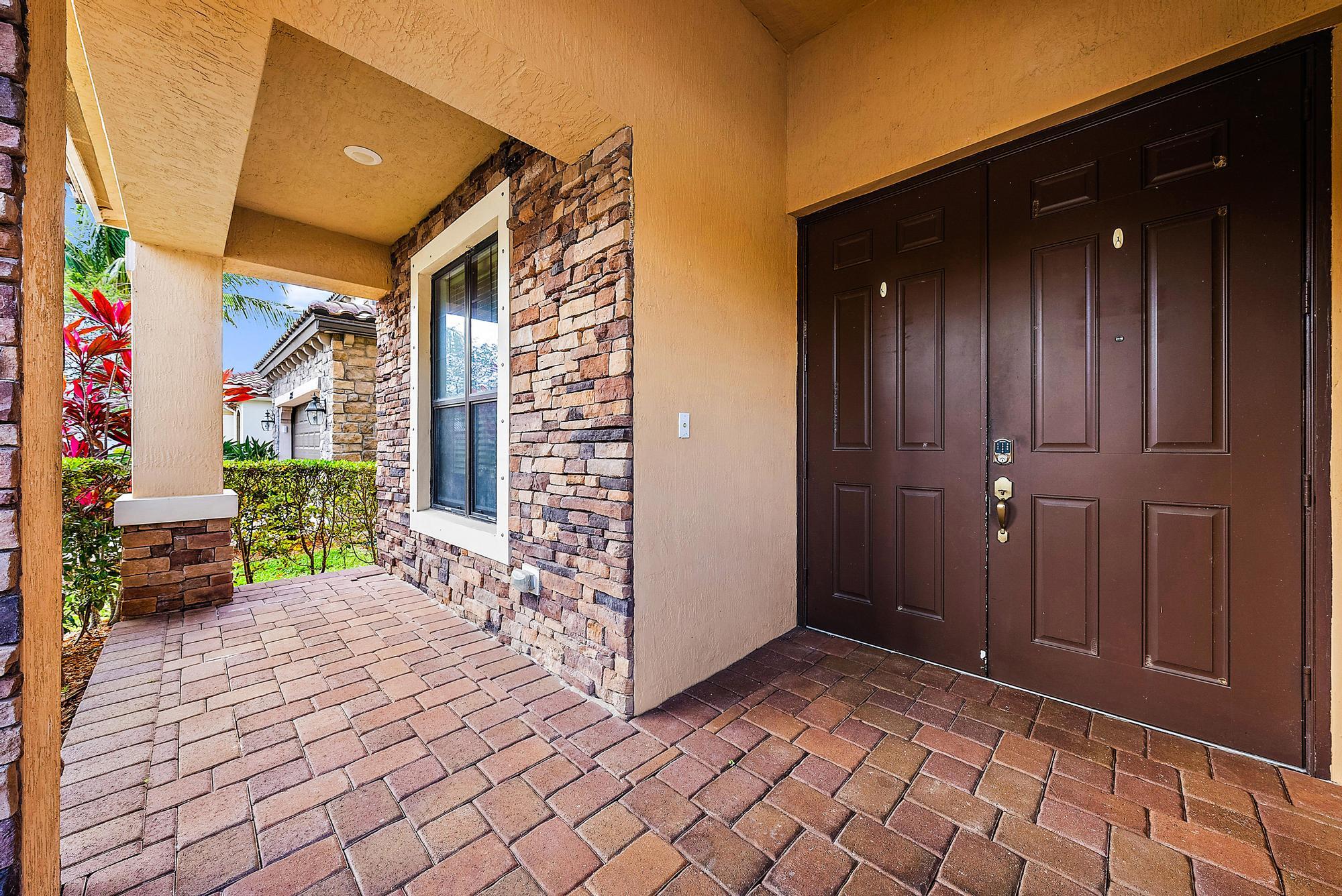 8839 Willow Cove Lane