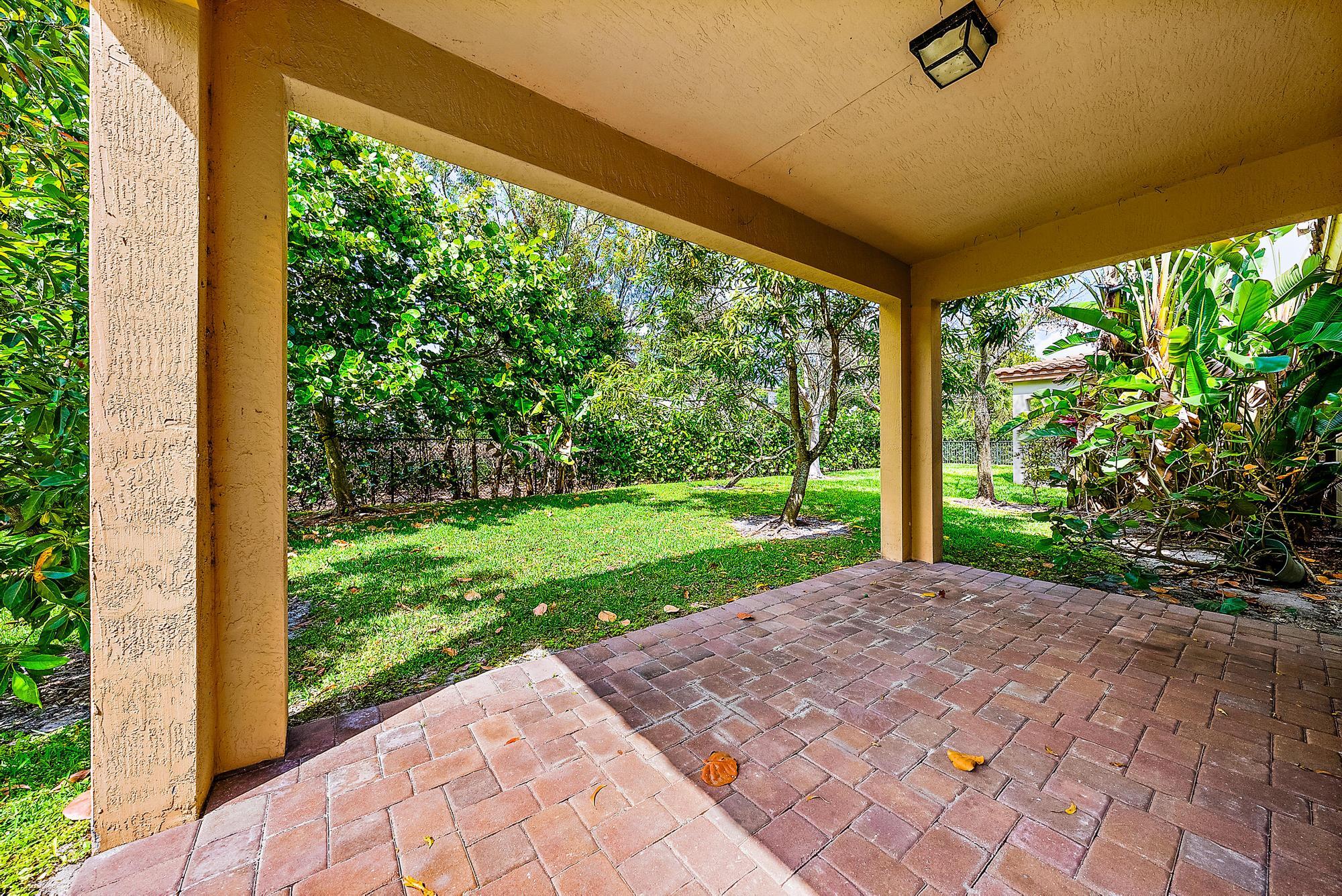 8839 Willow Cove Lane