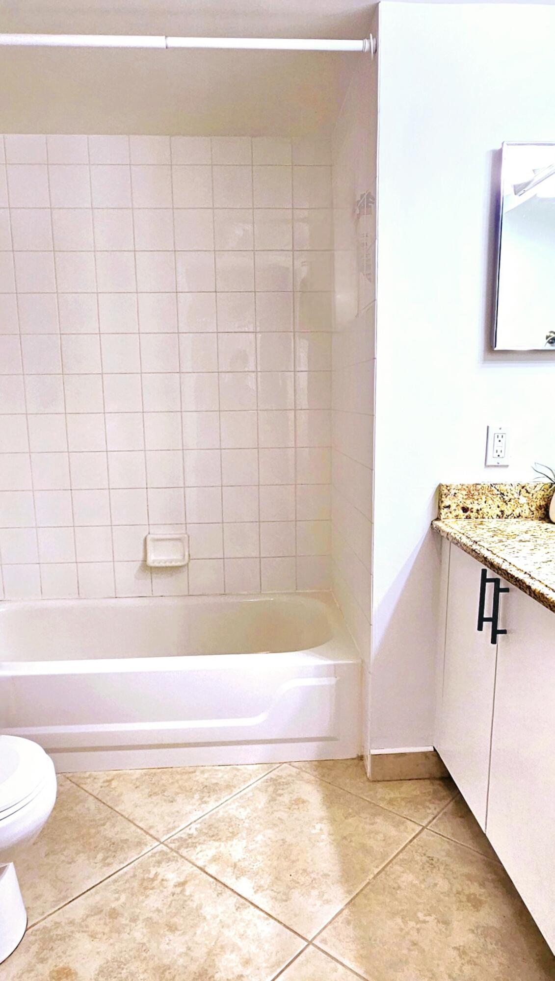 131 Yacht Club Way 207, Hypoluxo Unit: 207