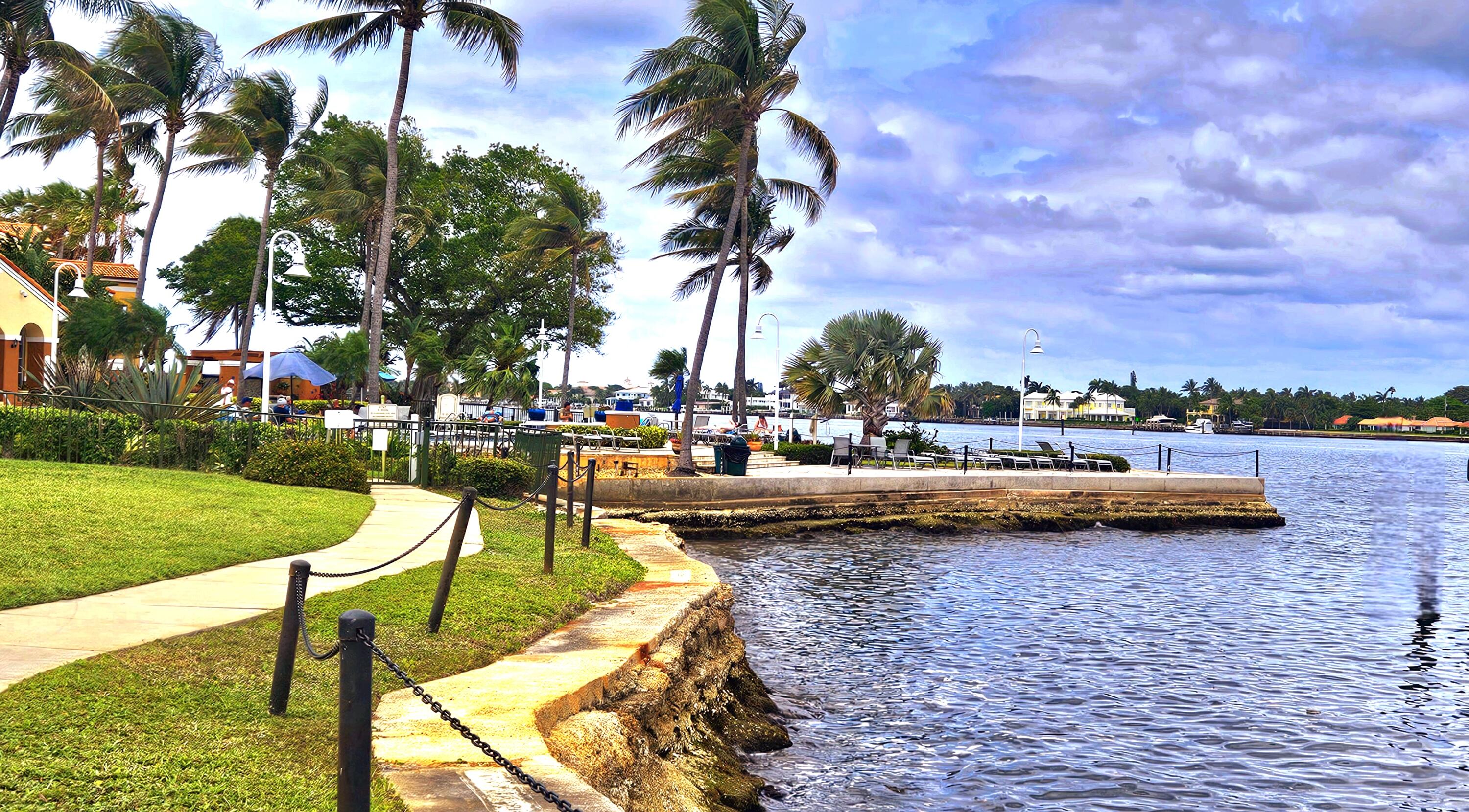 131 Yacht Club Way 207, Hypoluxo Unit: 207