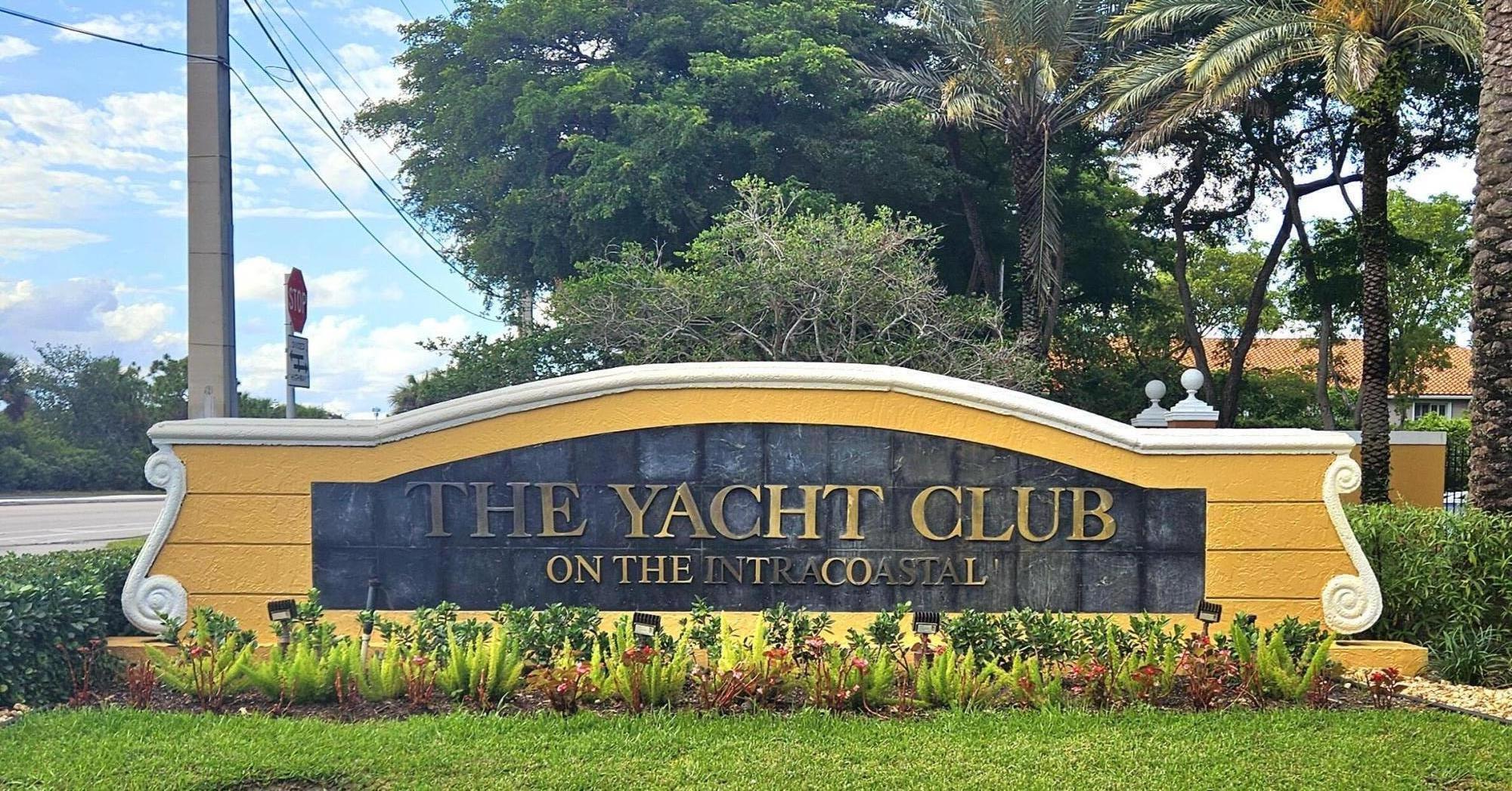 131 Yacht Club Way 207, Hypoluxo Unit: 207
