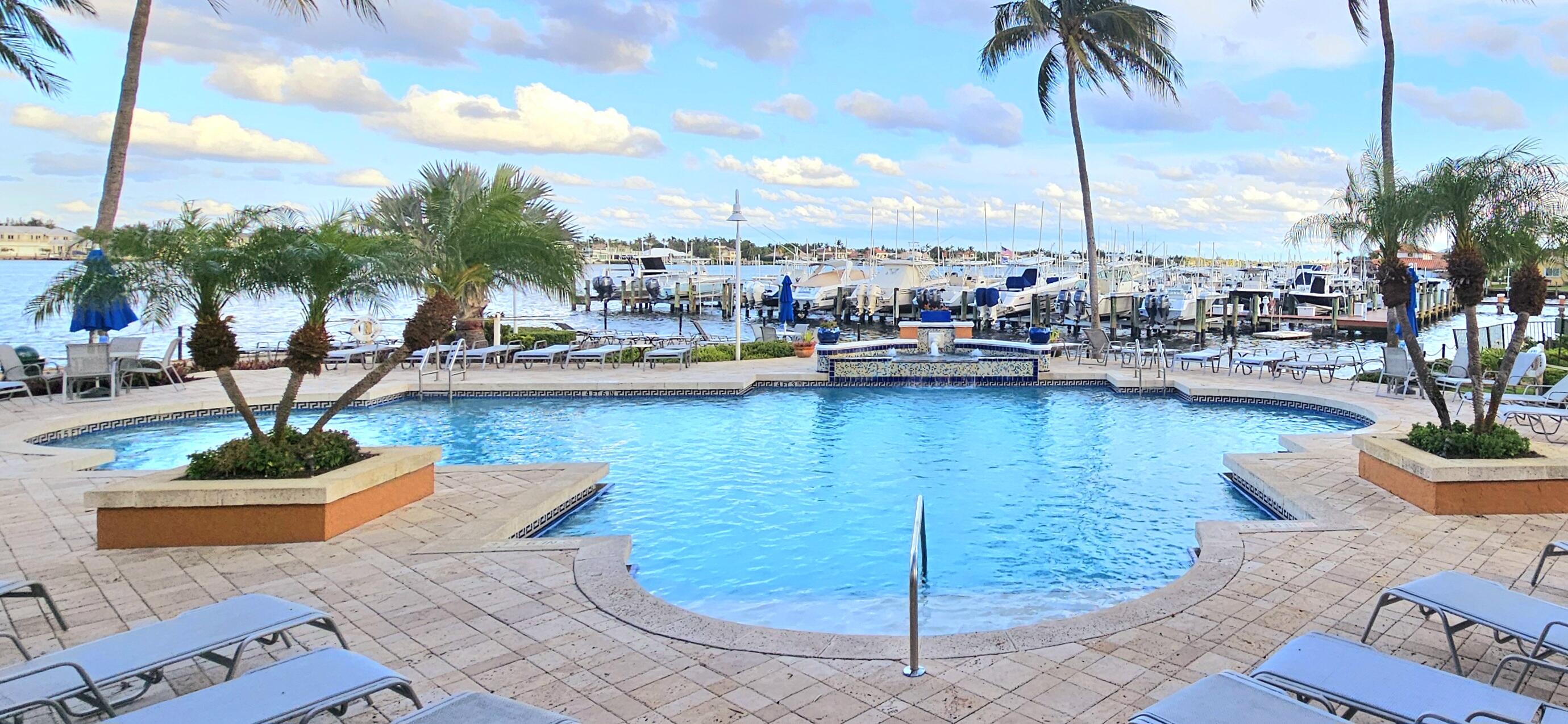 131 Yacht Club Way 207, Hypoluxo Unit: 207