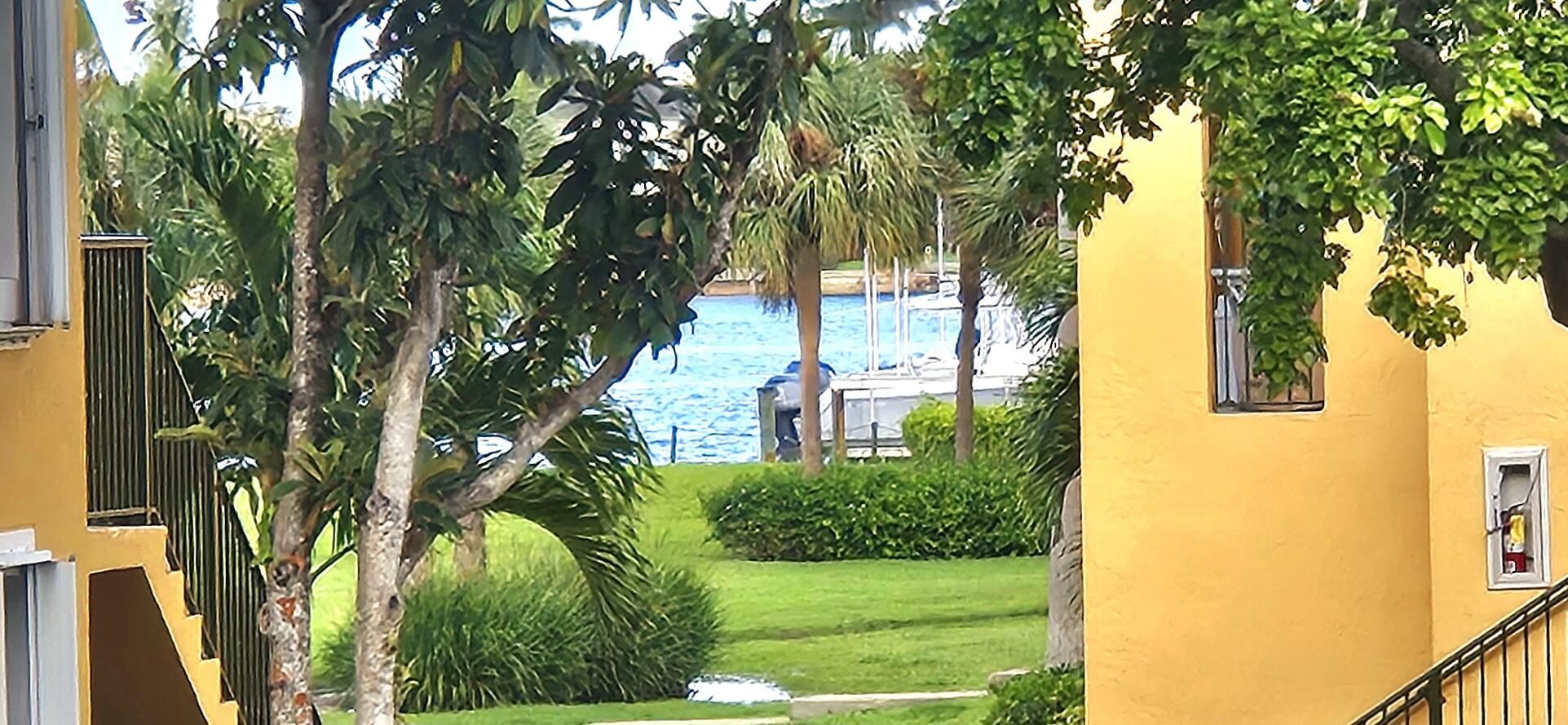 131 Yacht Club Way 207, Hypoluxo Unit: 207