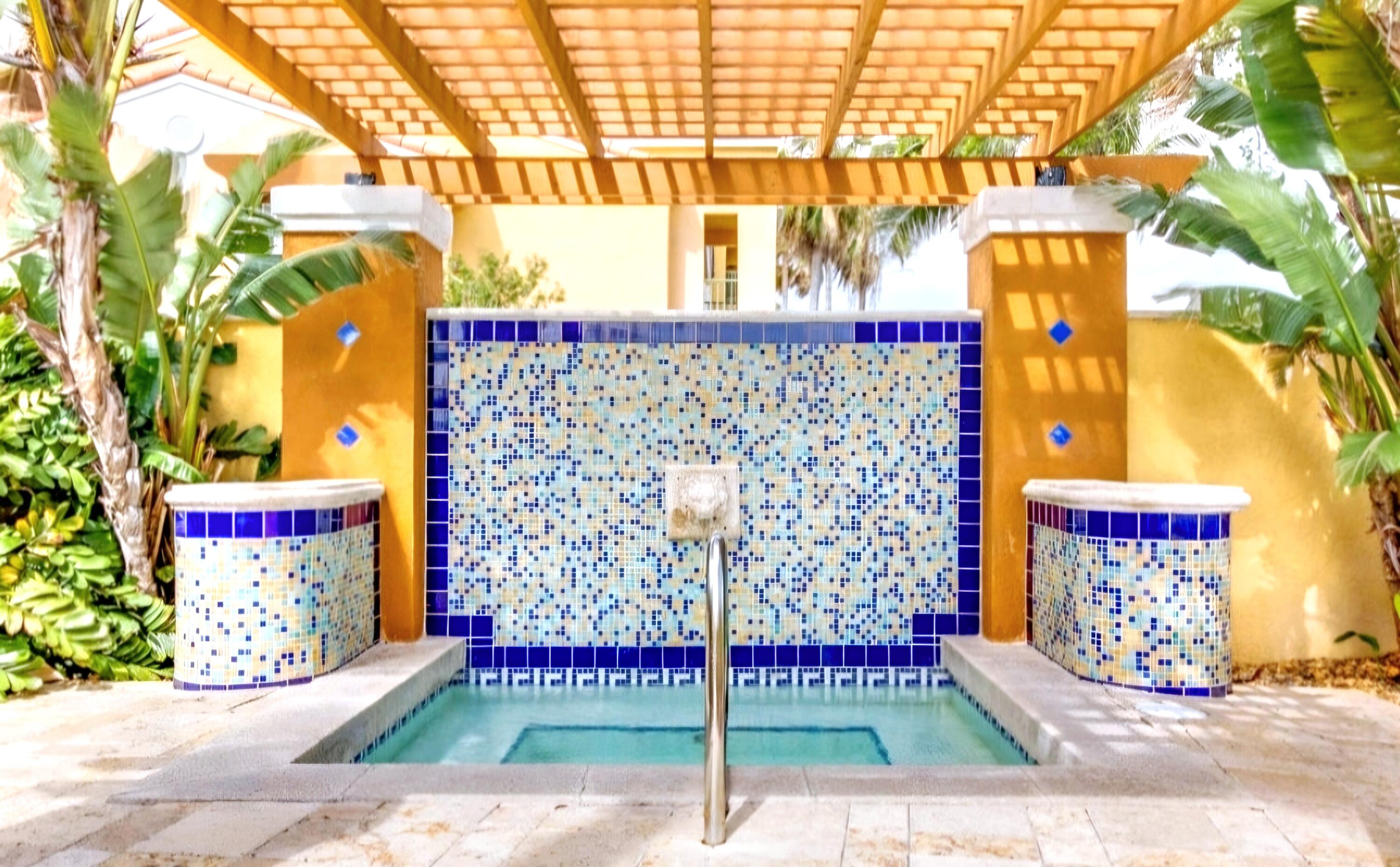 131 Yacht Club Way 207, Hypoluxo Unit: 207