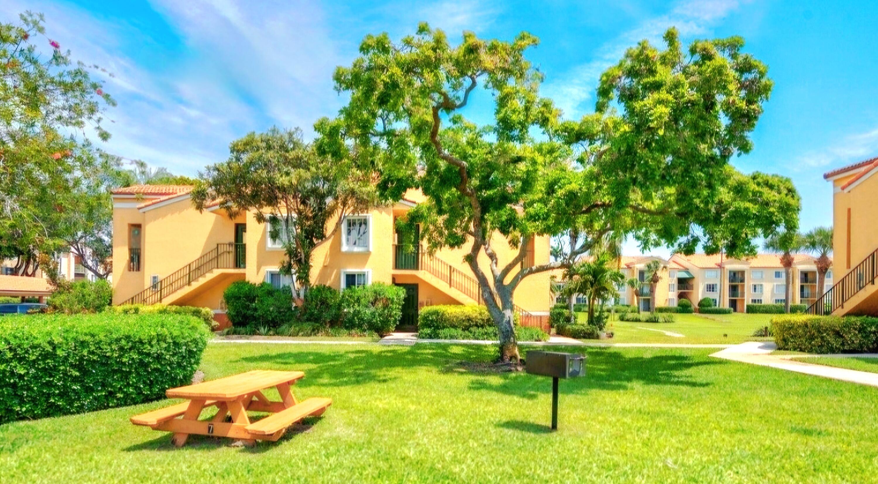 131 Yacht Club Way 207, Hypoluxo Unit: 207