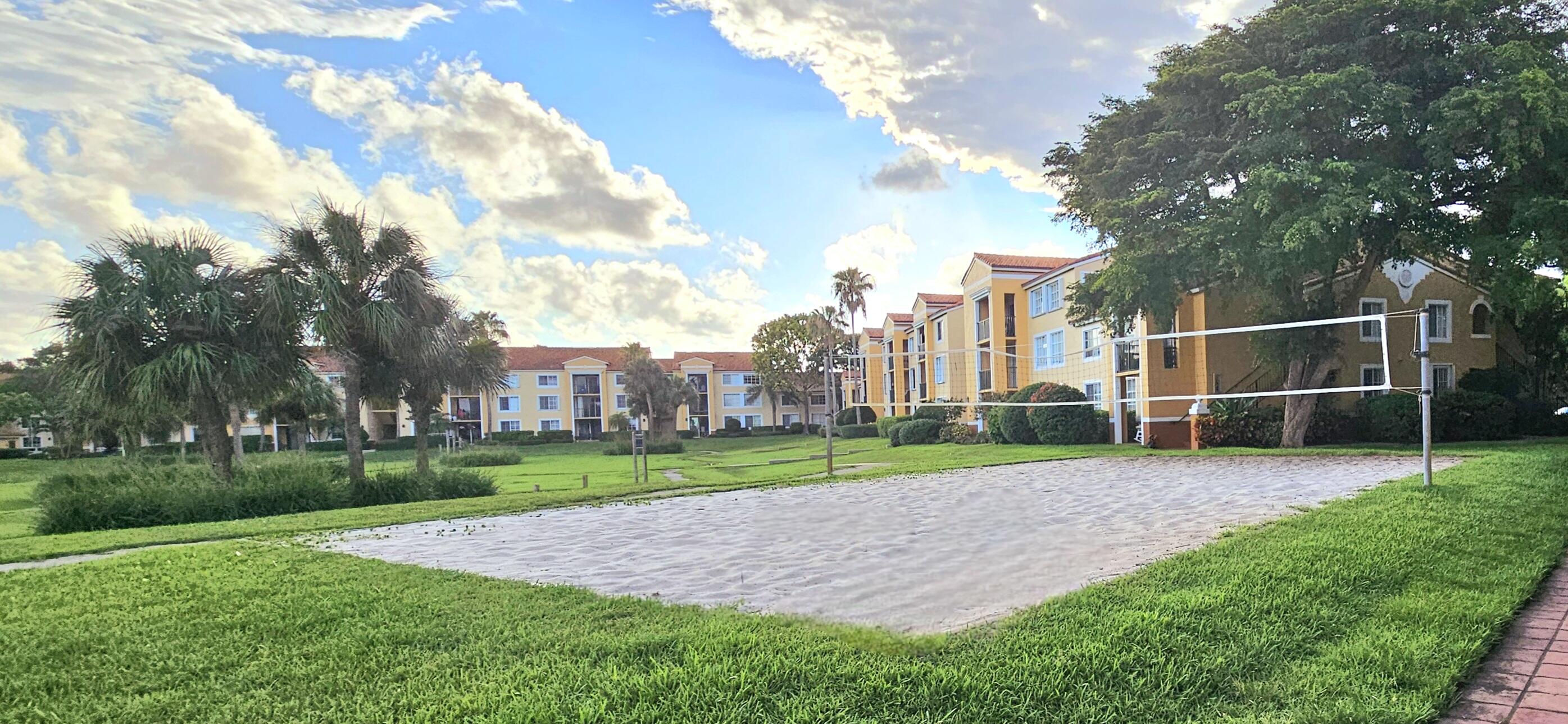 131 Yacht Club Way 207, Hypoluxo Unit: 207