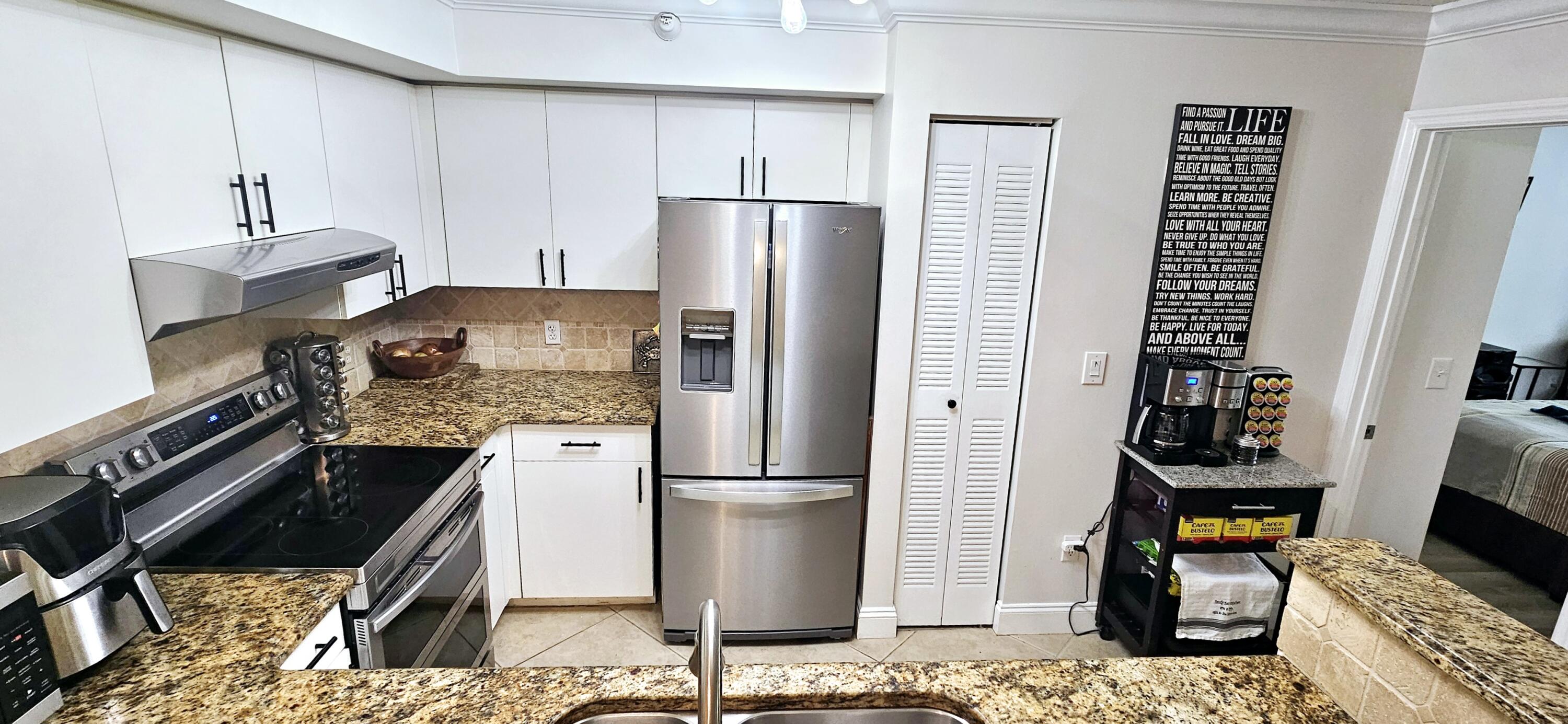 131 Yacht Club Way 207, Hypoluxo Unit: 207