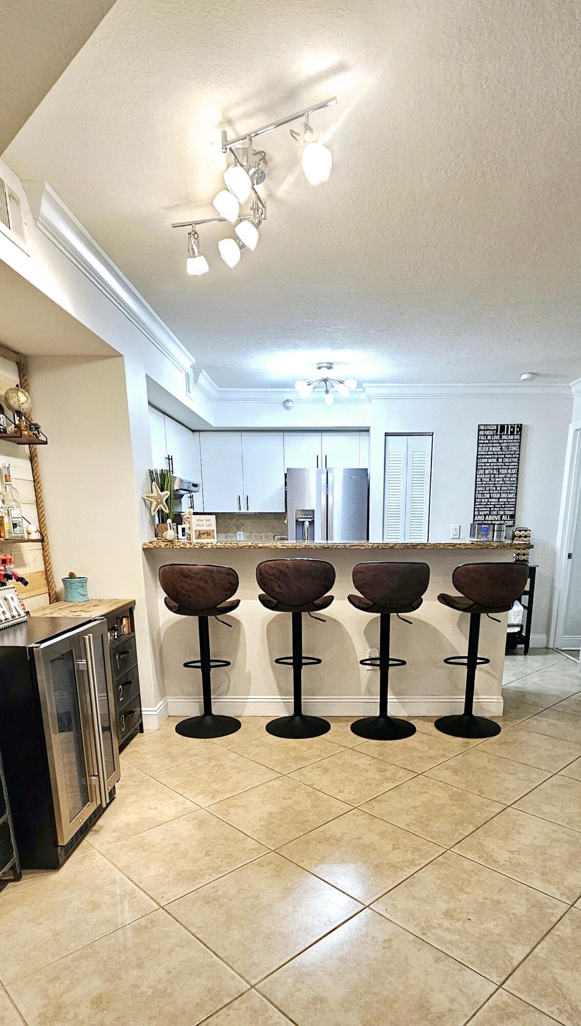 131 Yacht Club Way 207, Hypoluxo Unit: 207