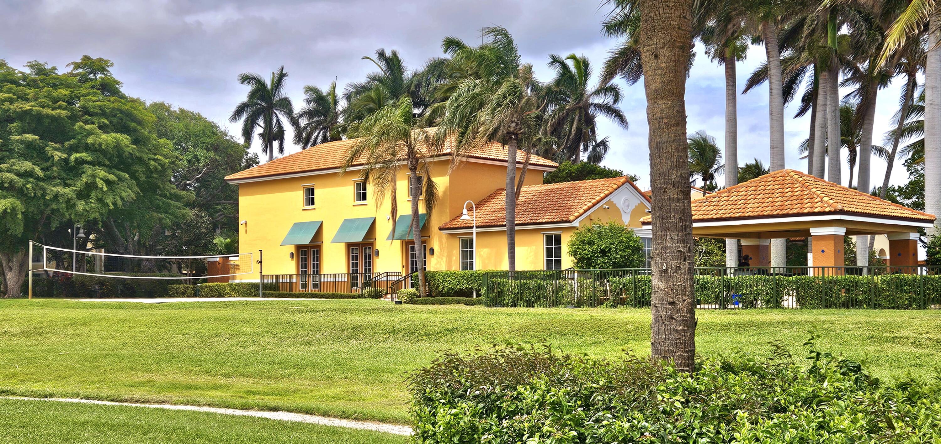 131 Yacht Club Way 207, Hypoluxo Unit: 207