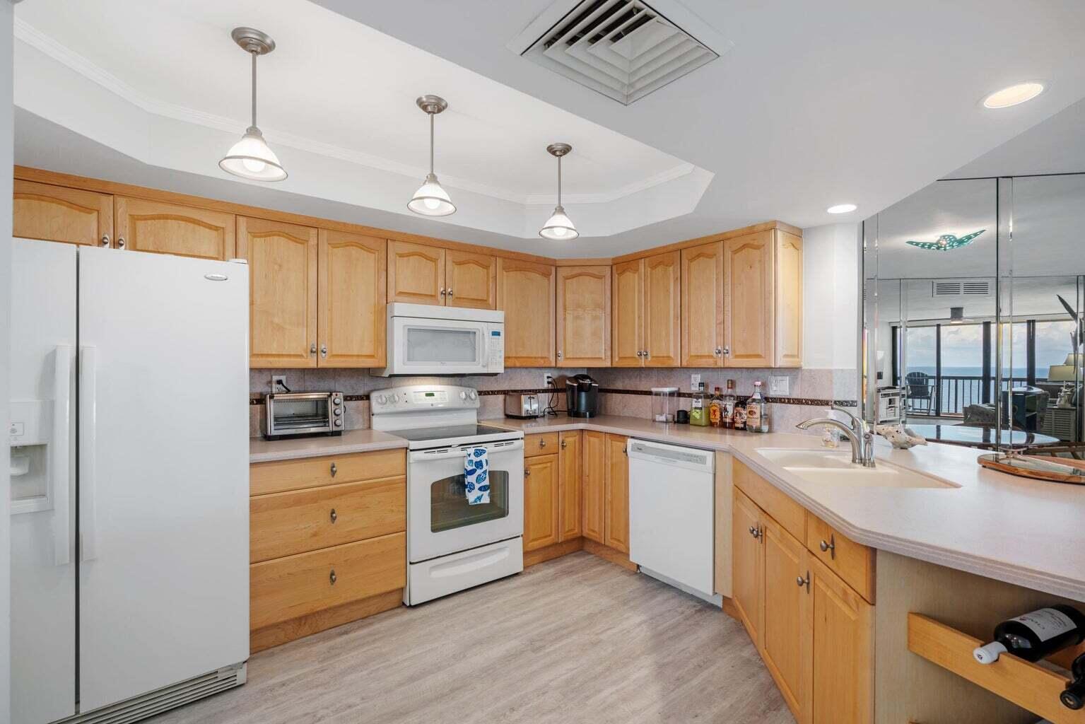 9550 S Ocean Drive Ph-4 (2004)