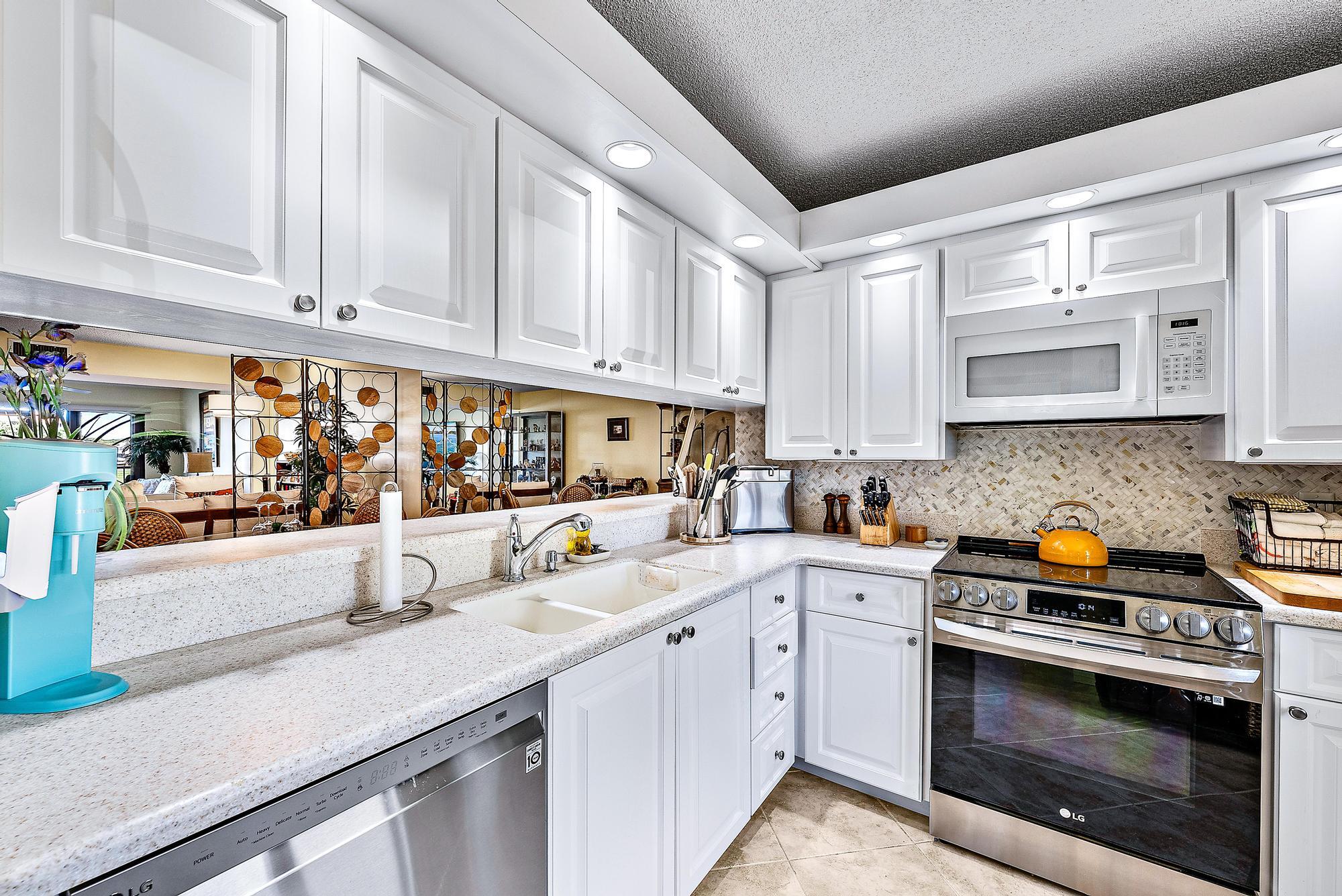 701 Seafarer Circle 101