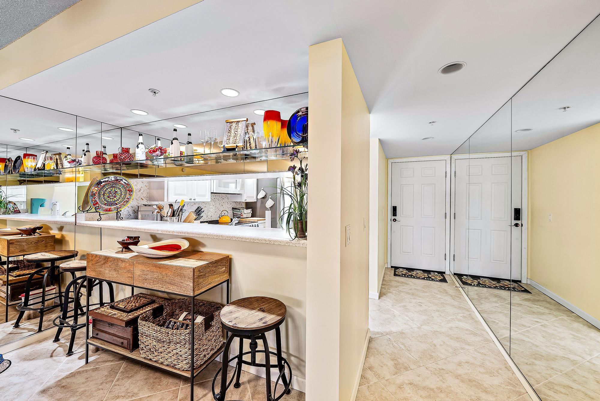 701 Seafarer Circle 101