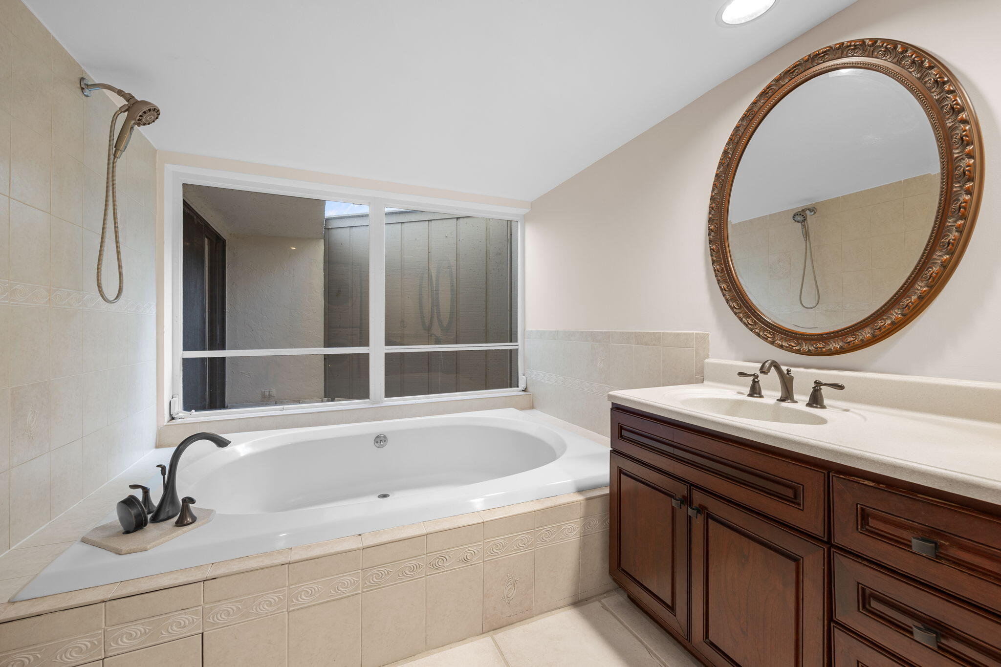 1605 S Us Highway 1 1a