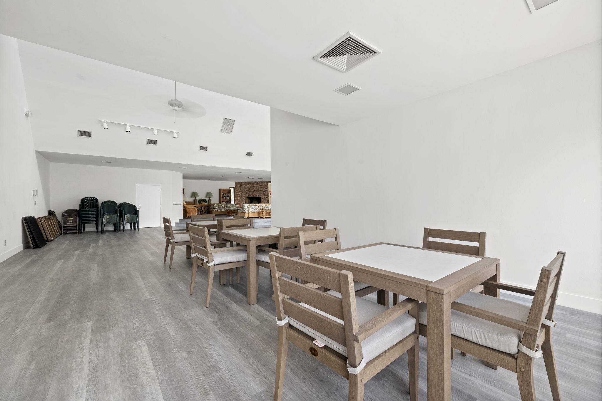 1605 S Us Highway 1 1a