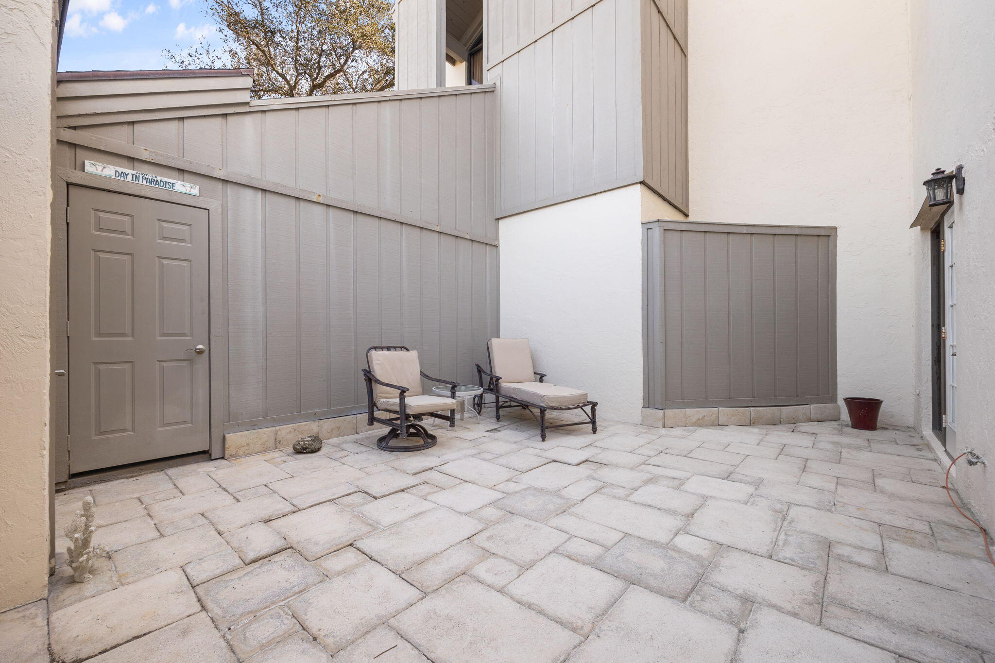 1605 S Us Highway 1 1a