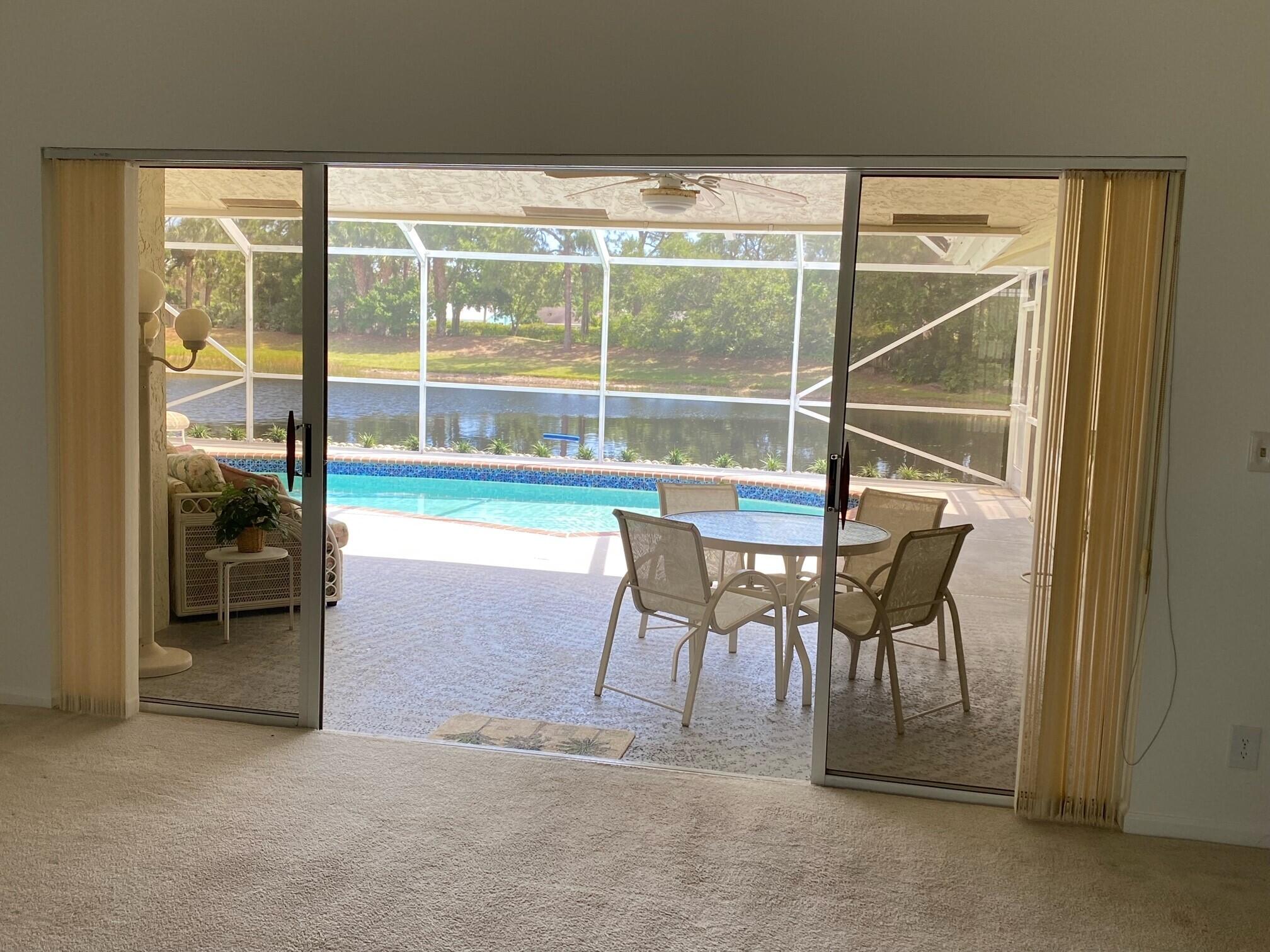 18330 Lake Bend