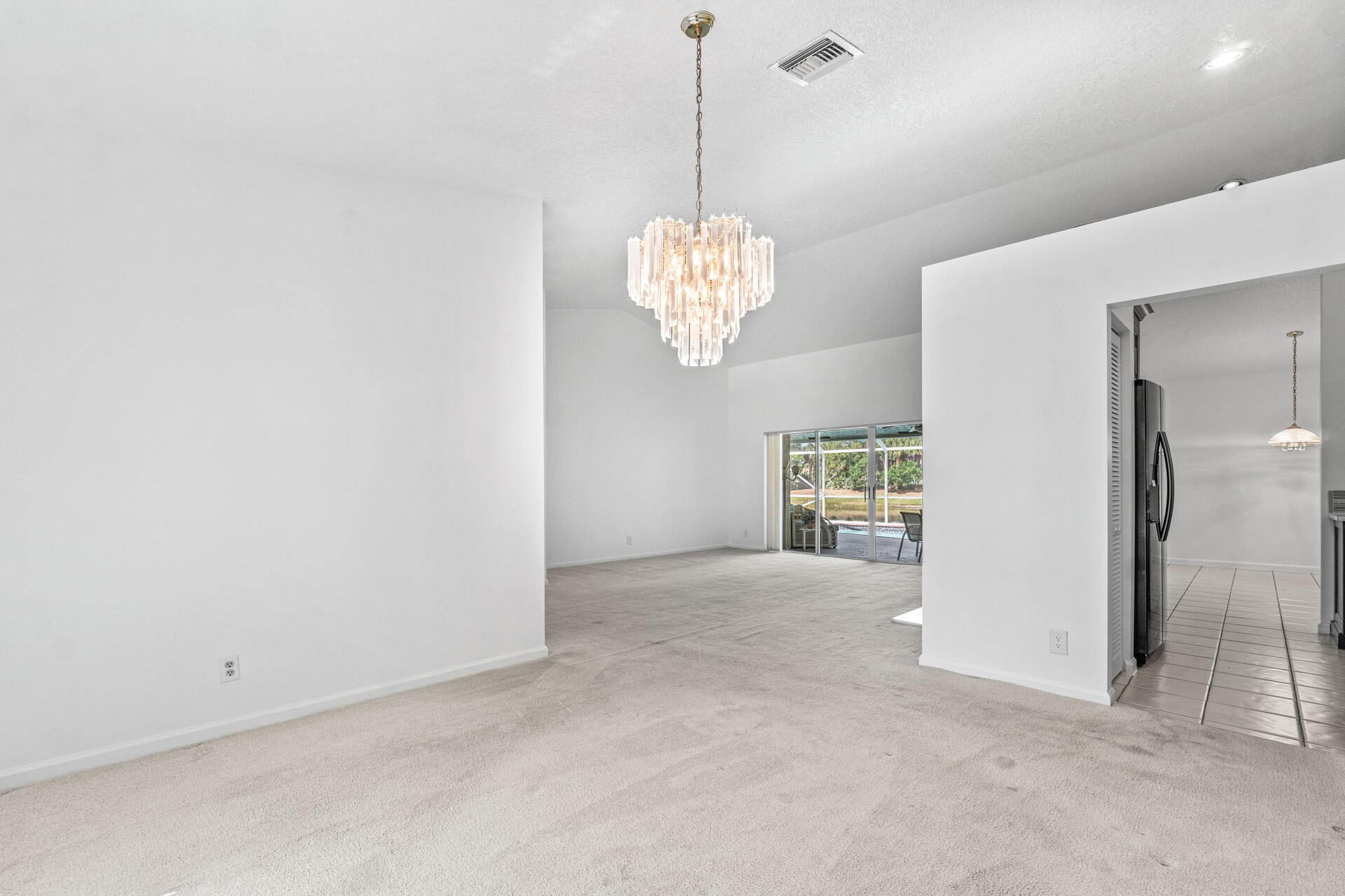 18330 Lake Bend