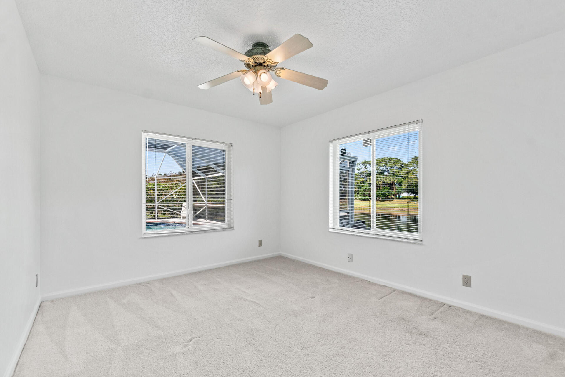 18330 Lake Bend