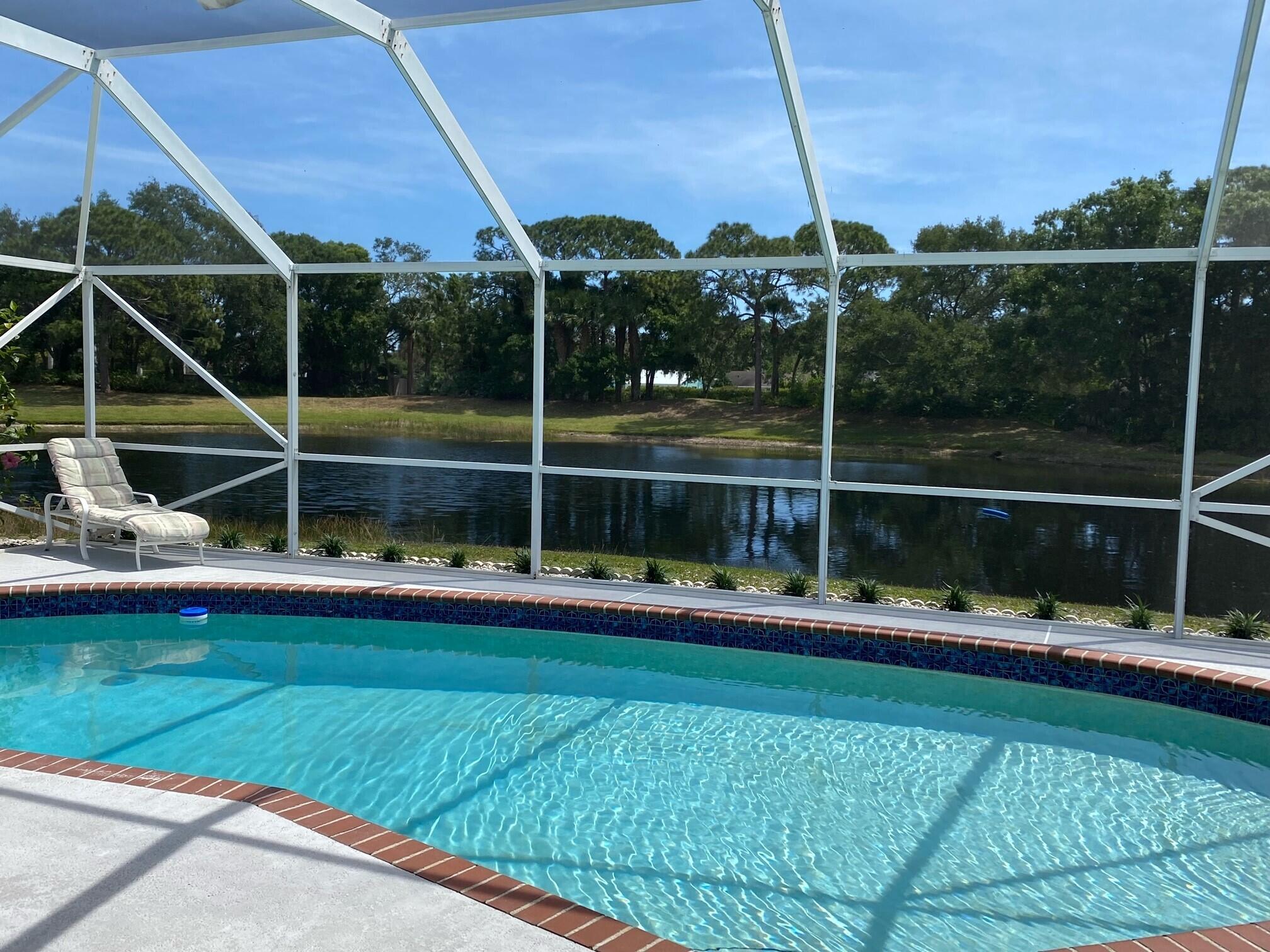 18330 Lake Bend