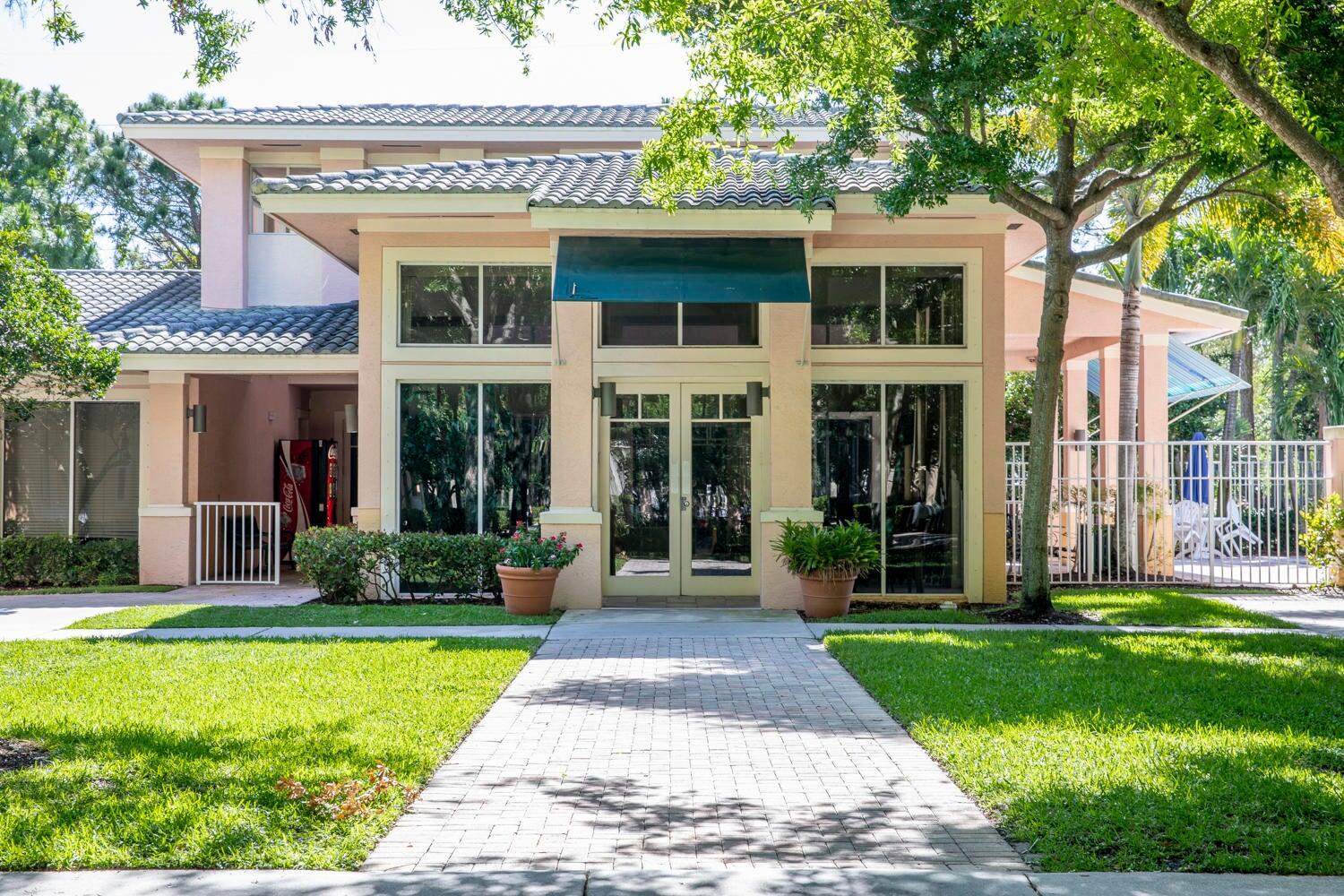 1209 Main Street 306