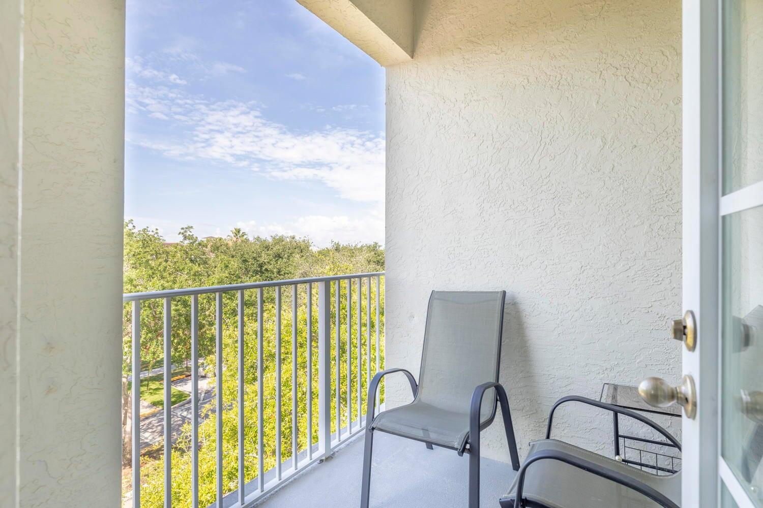 1209 Main Street 306