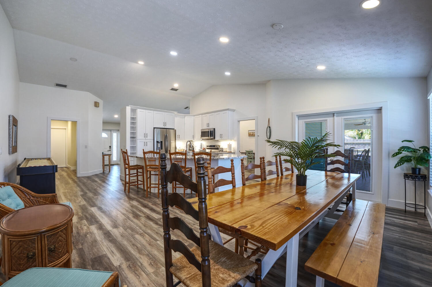 701 SE Dolphin Drive