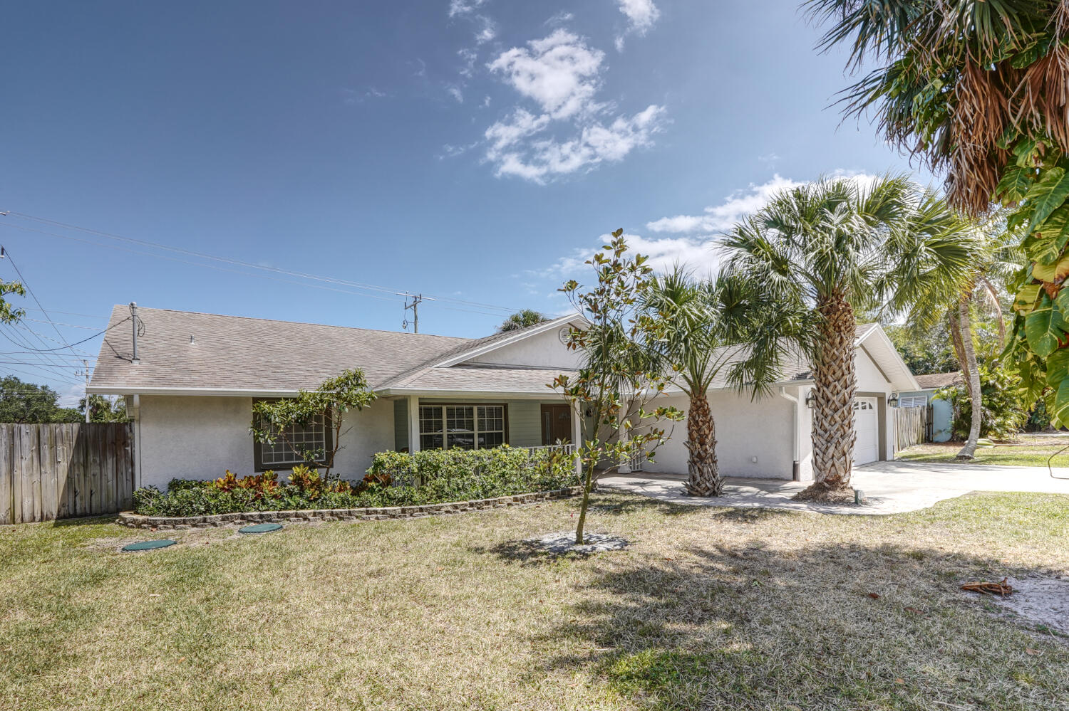 701 SE Dolphin Drive