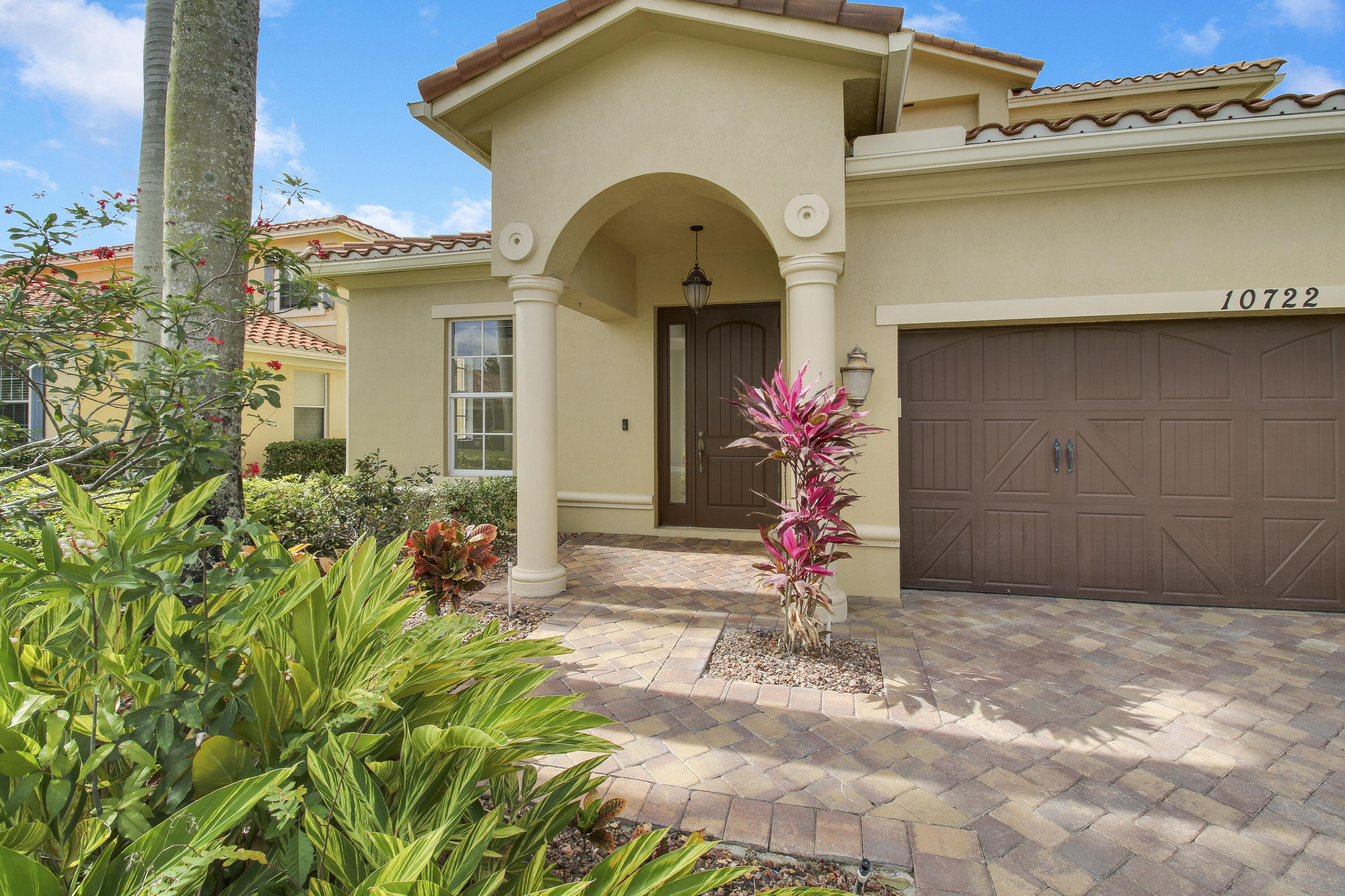 10722 Willow Oak Court