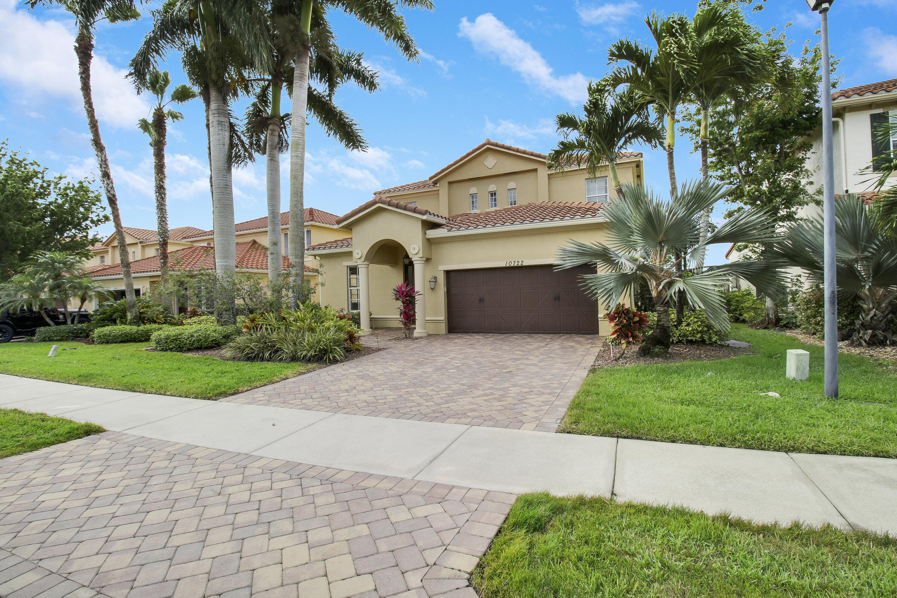 10722 Willow Oak Court