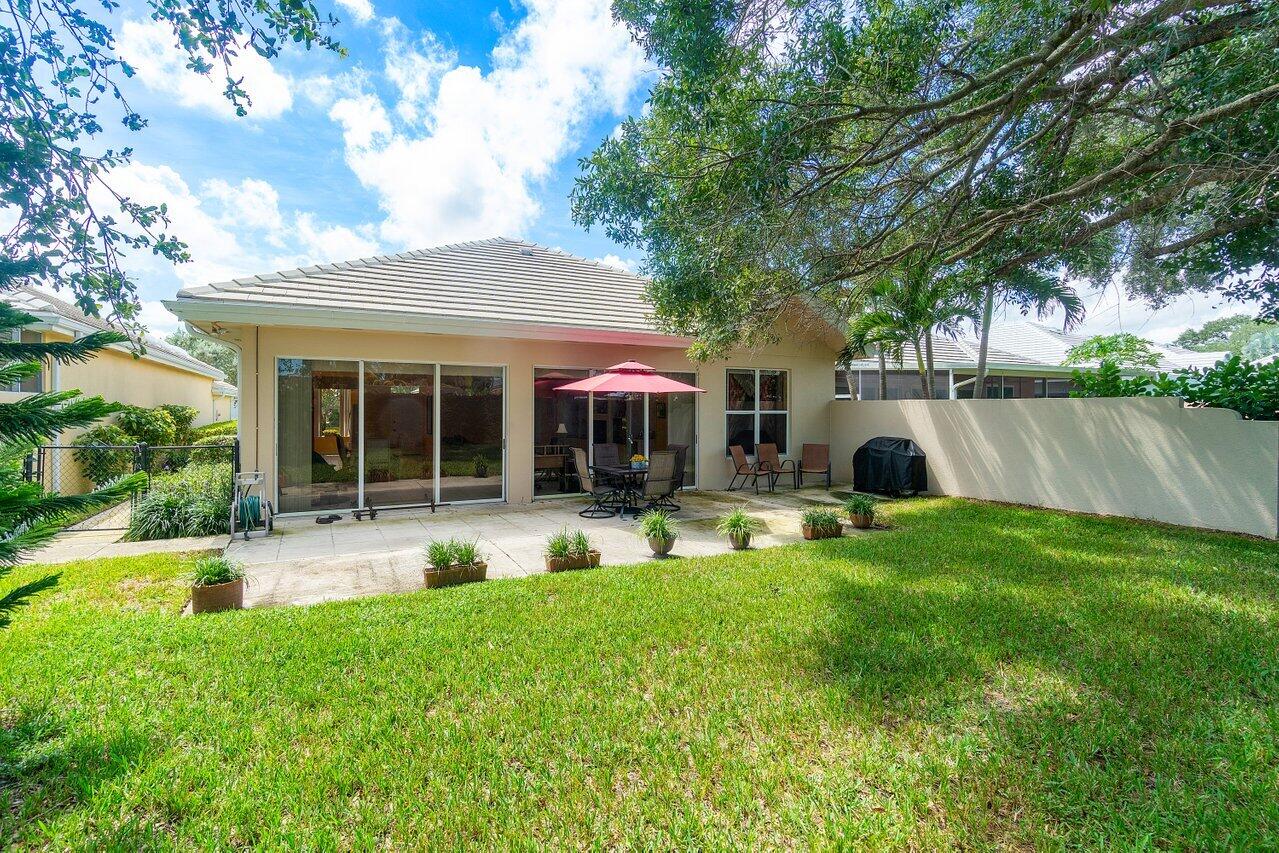 8695 Wakefield Drive, Palm Beach Gardens