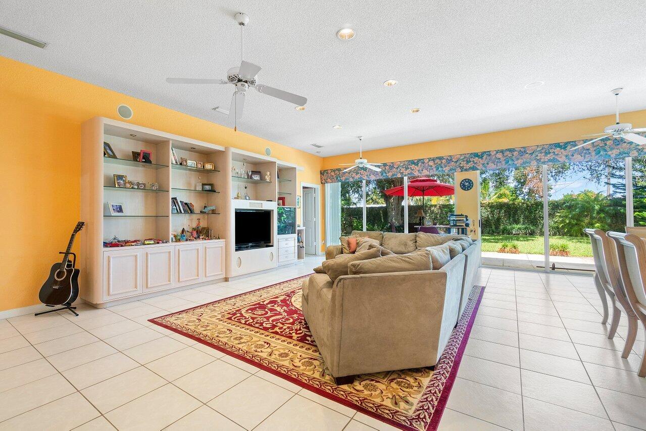 8695 Wakefield Drive, Palm Beach Gardens