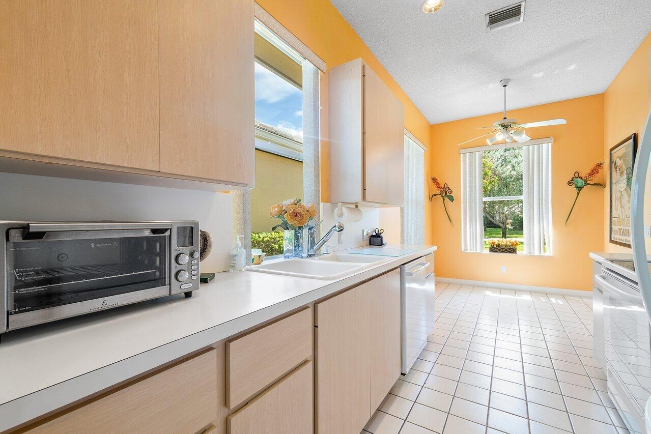 8695 Wakefield Drive, Palm Beach Gardens