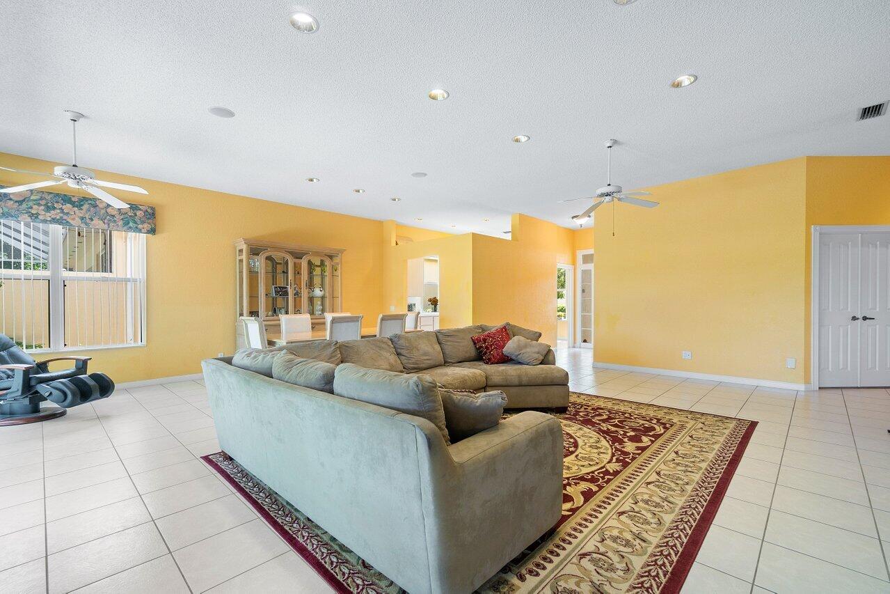 8695 Wakefield Drive, Palm Beach Gardens