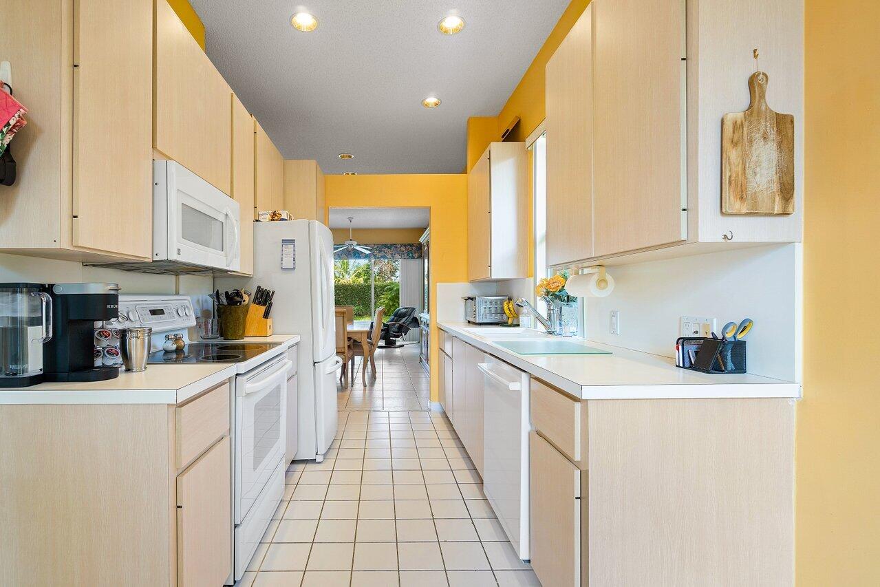 8695 Wakefield Drive, Palm Beach Gardens