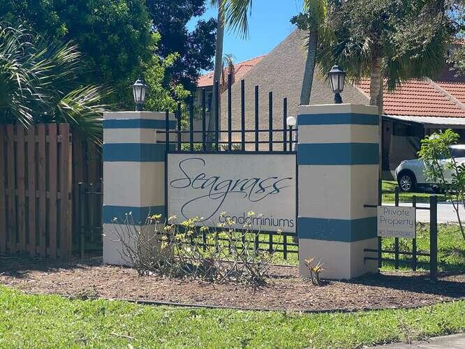 2454 SE Garden Terrace 306