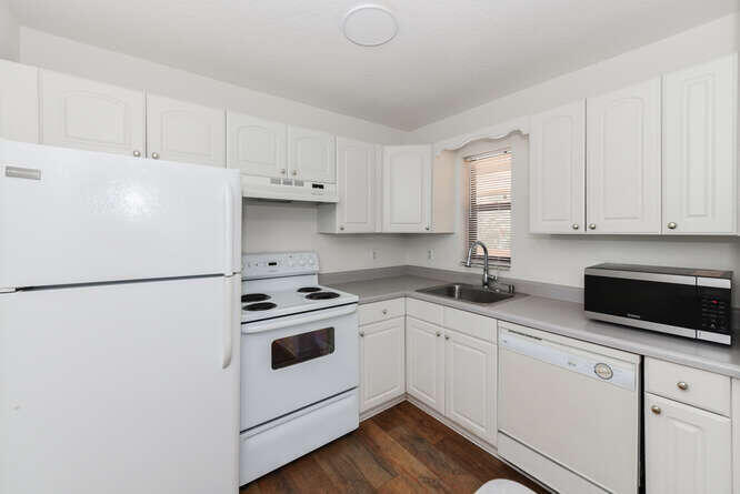 2454 SE Garden Terrace 306
