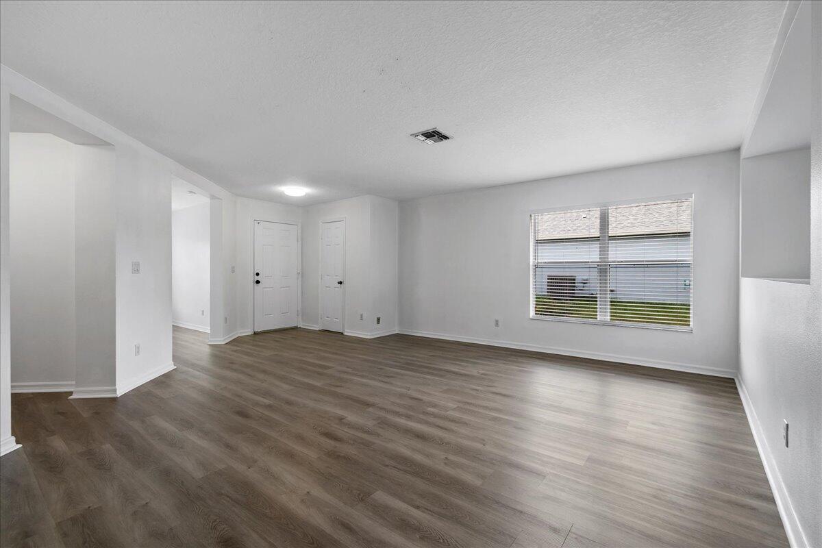 837 SW Commonwealth Road