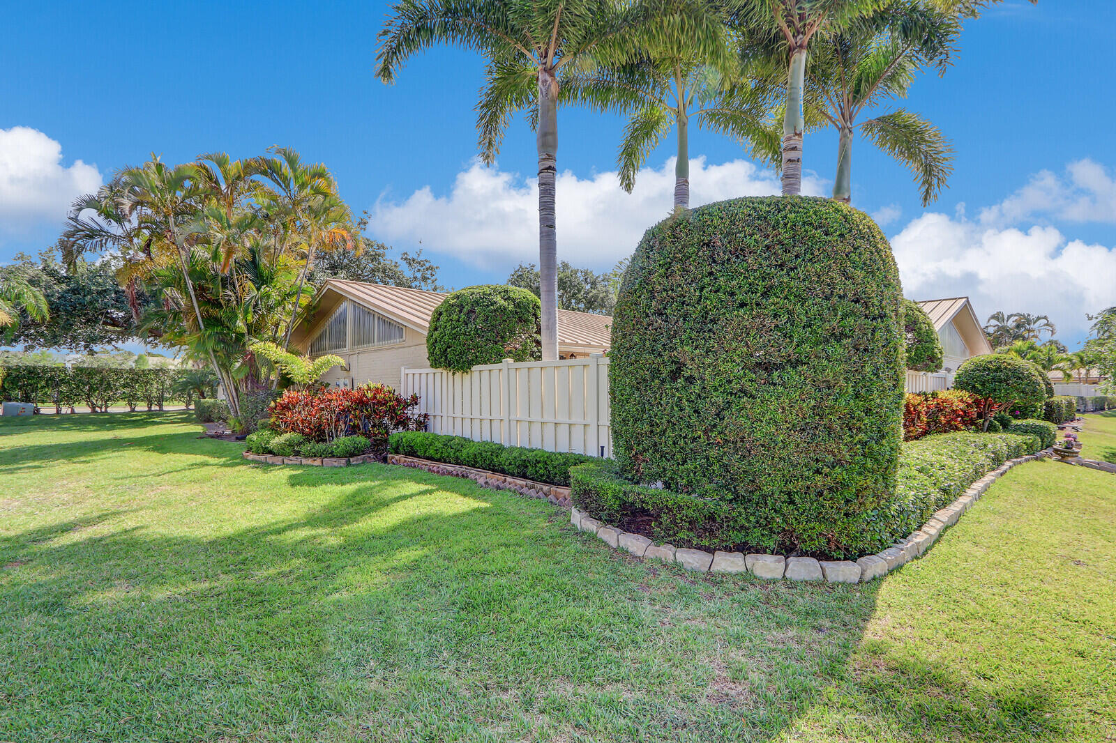 5789 Golden Eagle Circle