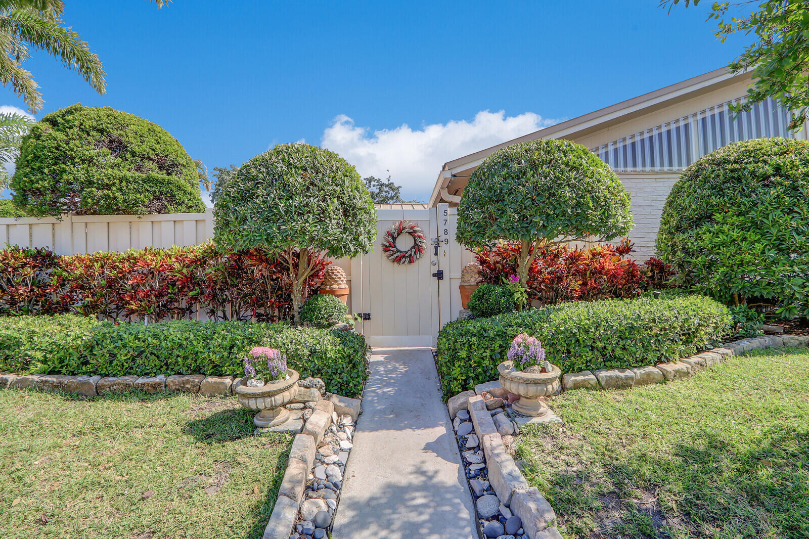 5789 Golden Eagle Circle