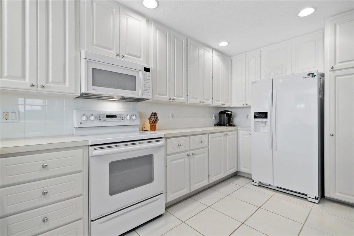 1832 Jeaga Drive